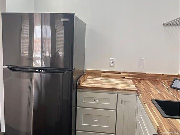 #4 photo, 1418 Outlook Avenue, Bronx , NY 10465