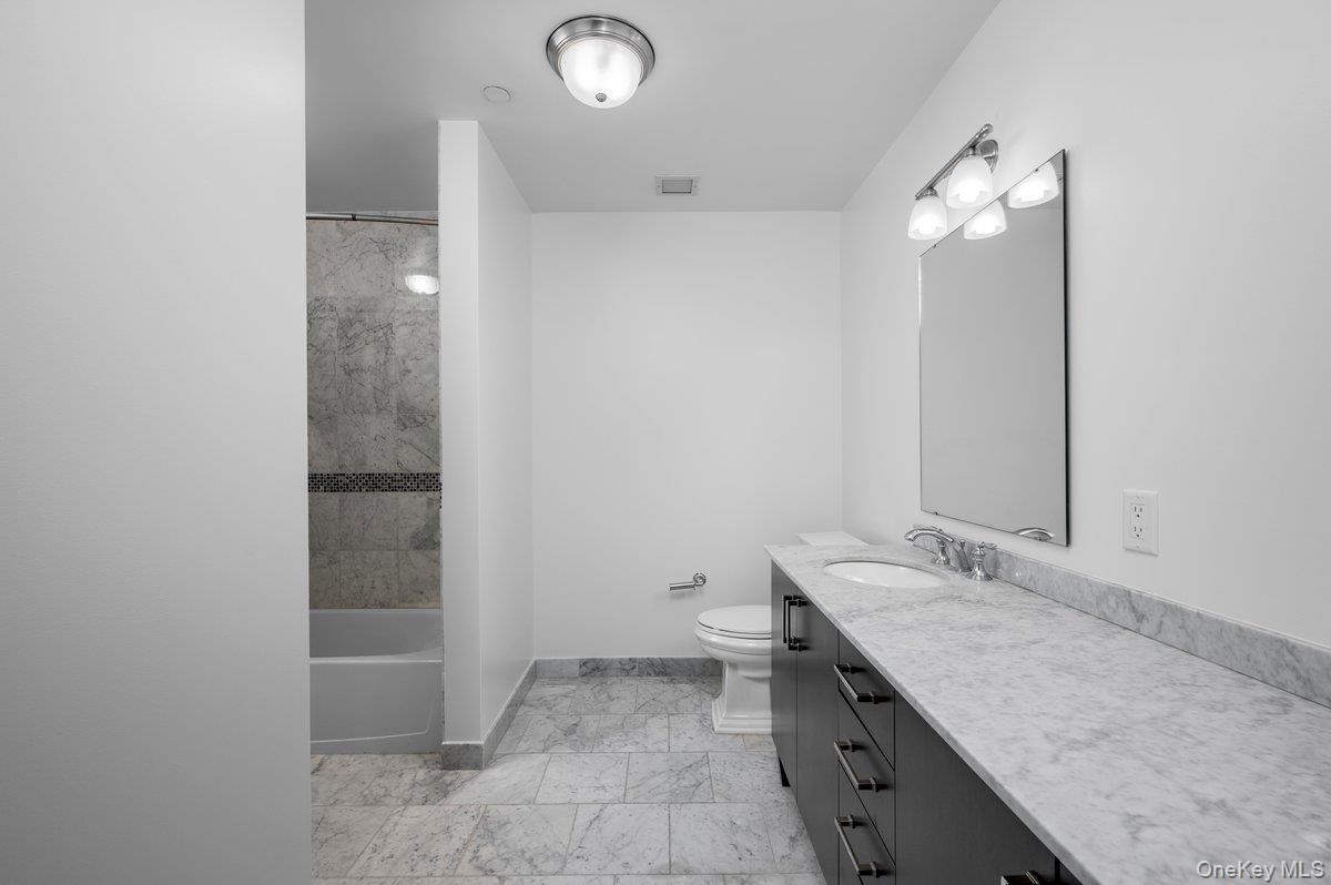 #17 photo, 10 Byron Place, Larchmont , NY 10538