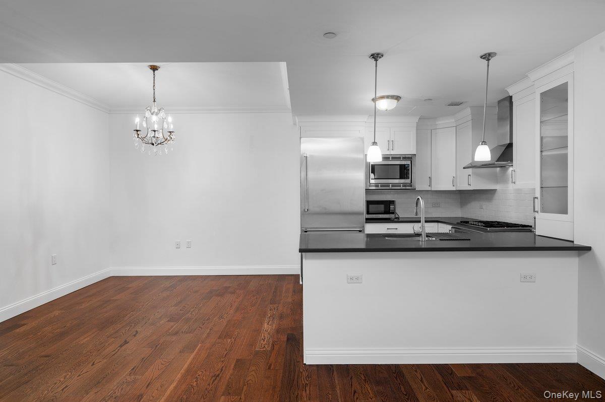 #3 photo, 10 Byron Place, Larchmont , NY 10538