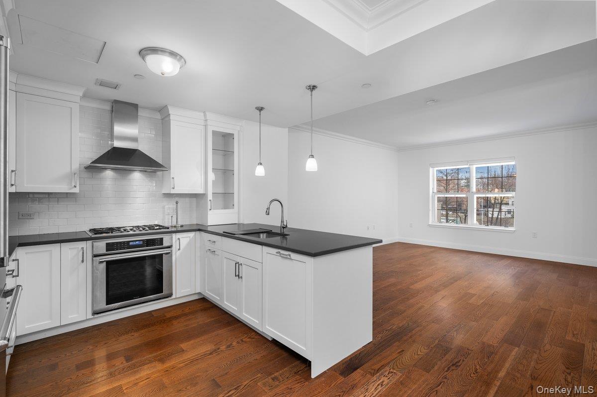 #4 photo, 10 Byron Place, Larchmont , NY 10538