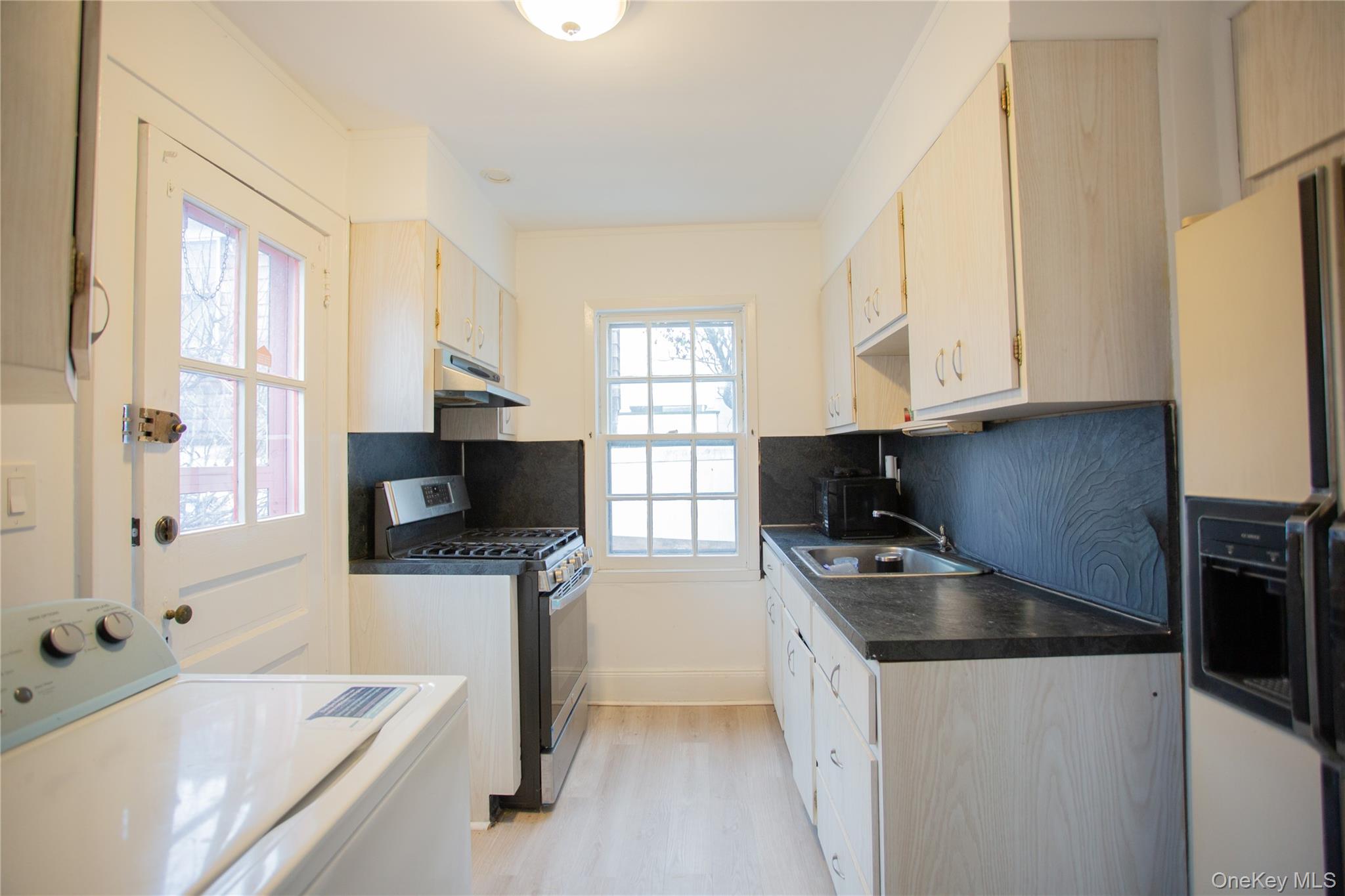 #12 photo, 76 Clayton Clayton Avenue, নাসাউ কাউন্টি East Atlantic Beach , NY 11561