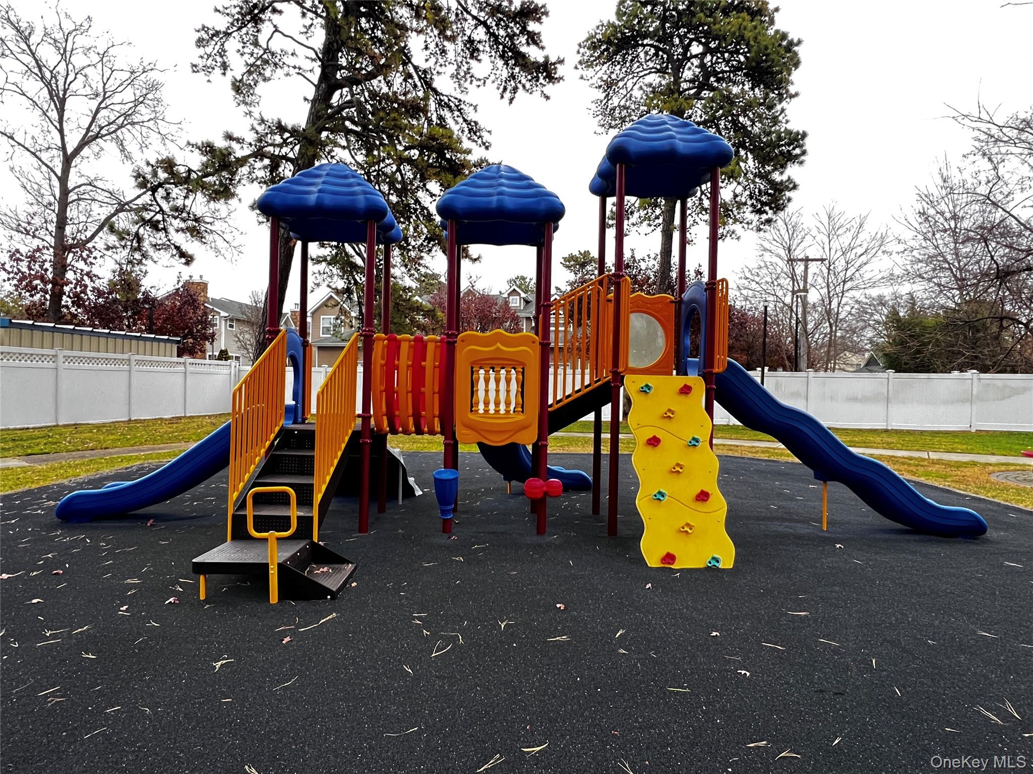 #10 photo, 40 W 4th Street, Patchogue , NY 11772