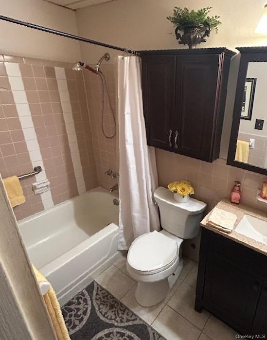 #8 photo, 40 W 4th Street, Patchogue , NY 11772