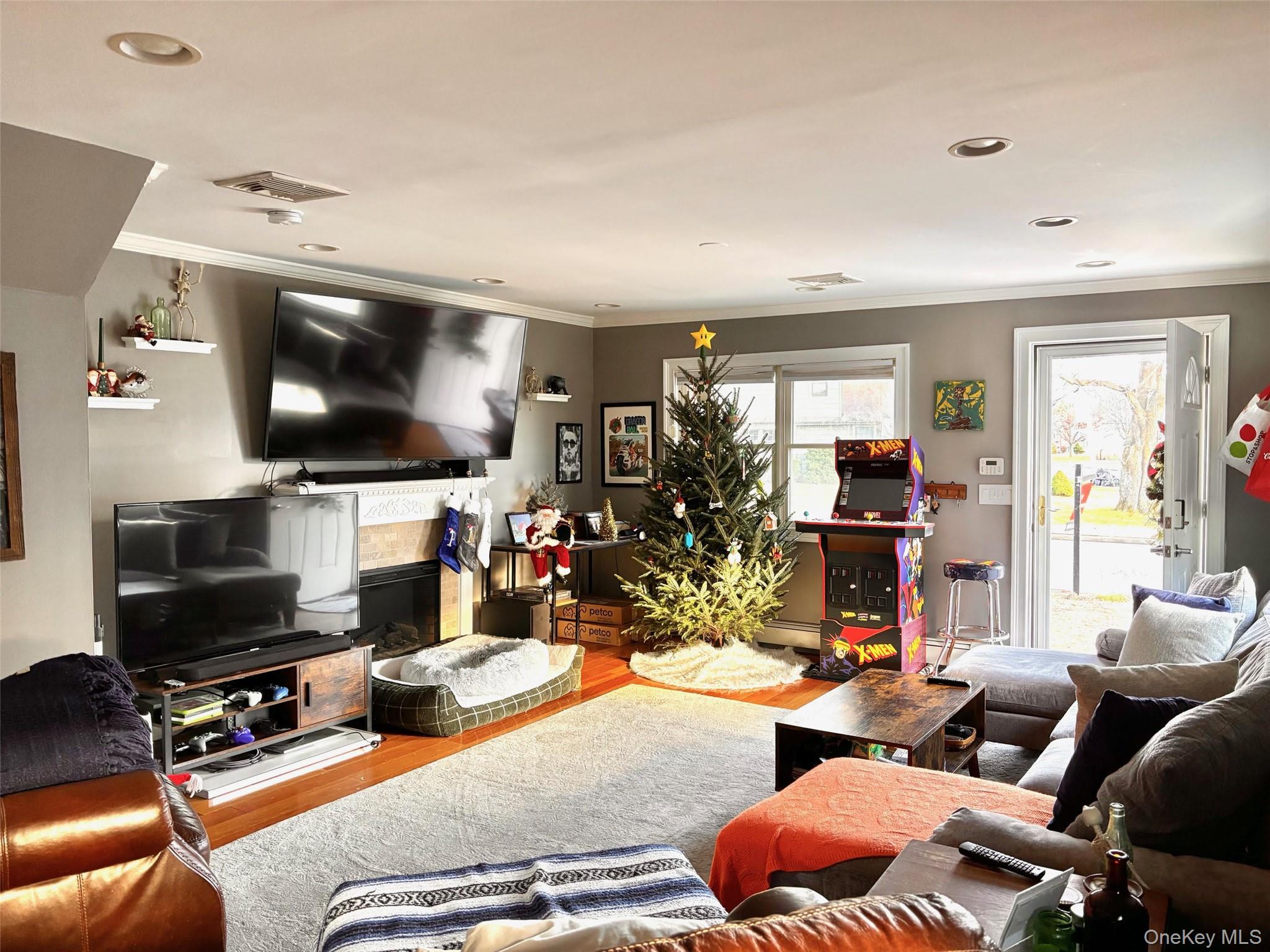 #6 photo, 33 Central Avenue, Amityville , NY 11701