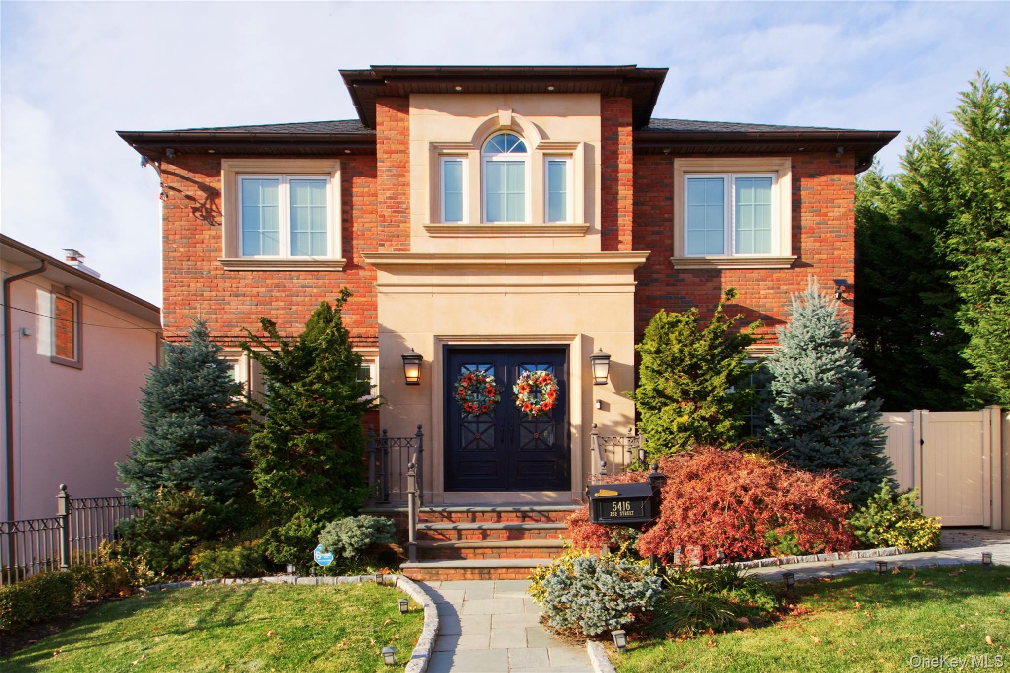 #1 photo, 54-16 252nd Street, लिटिल नेक Little Neck , NY 11362