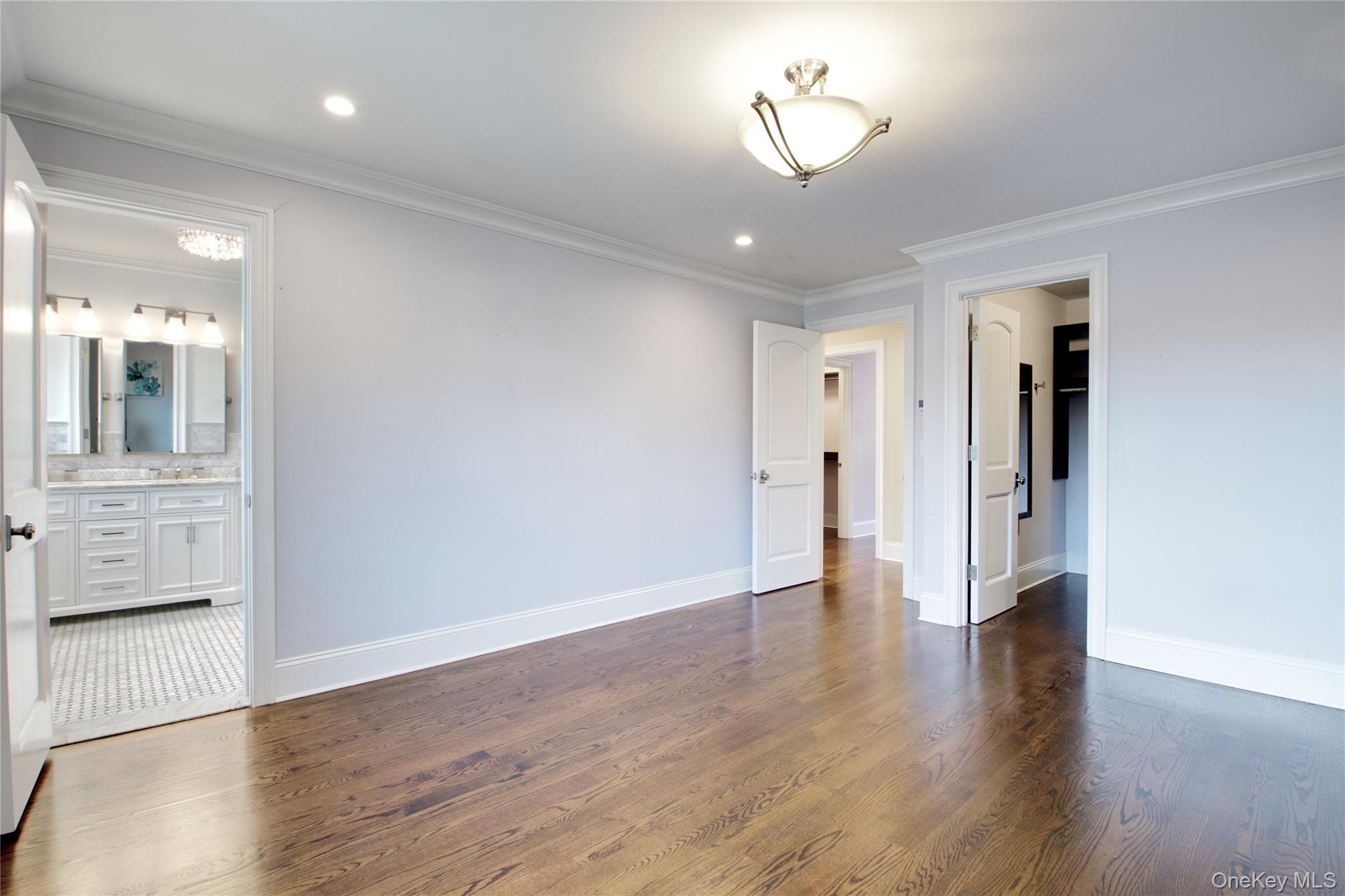 #18 photo, 54-16 252nd Street, लिटिल नेक Little Neck , NY 11362