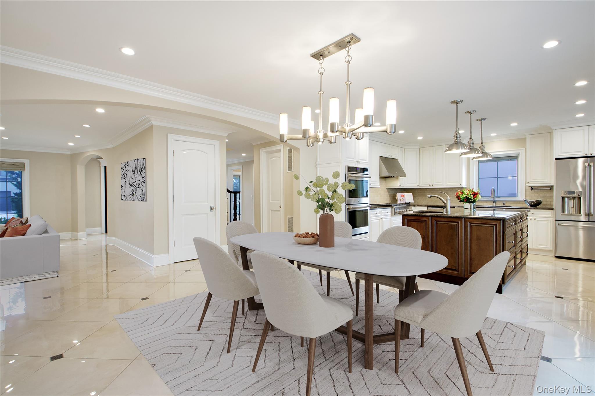 #8 photo, 54-16 252nd Street, लिटिल नेक Little Neck , NY 11362