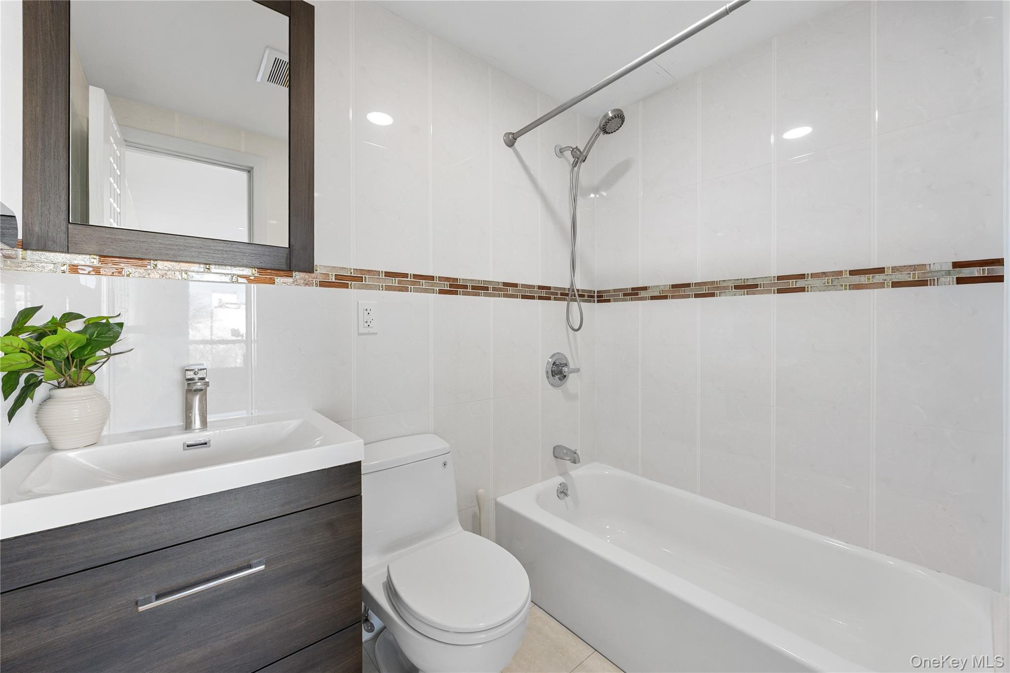 #17 photo, 138-12 Northern Boulevard, কুইন্‌স Flushing , NY 11354