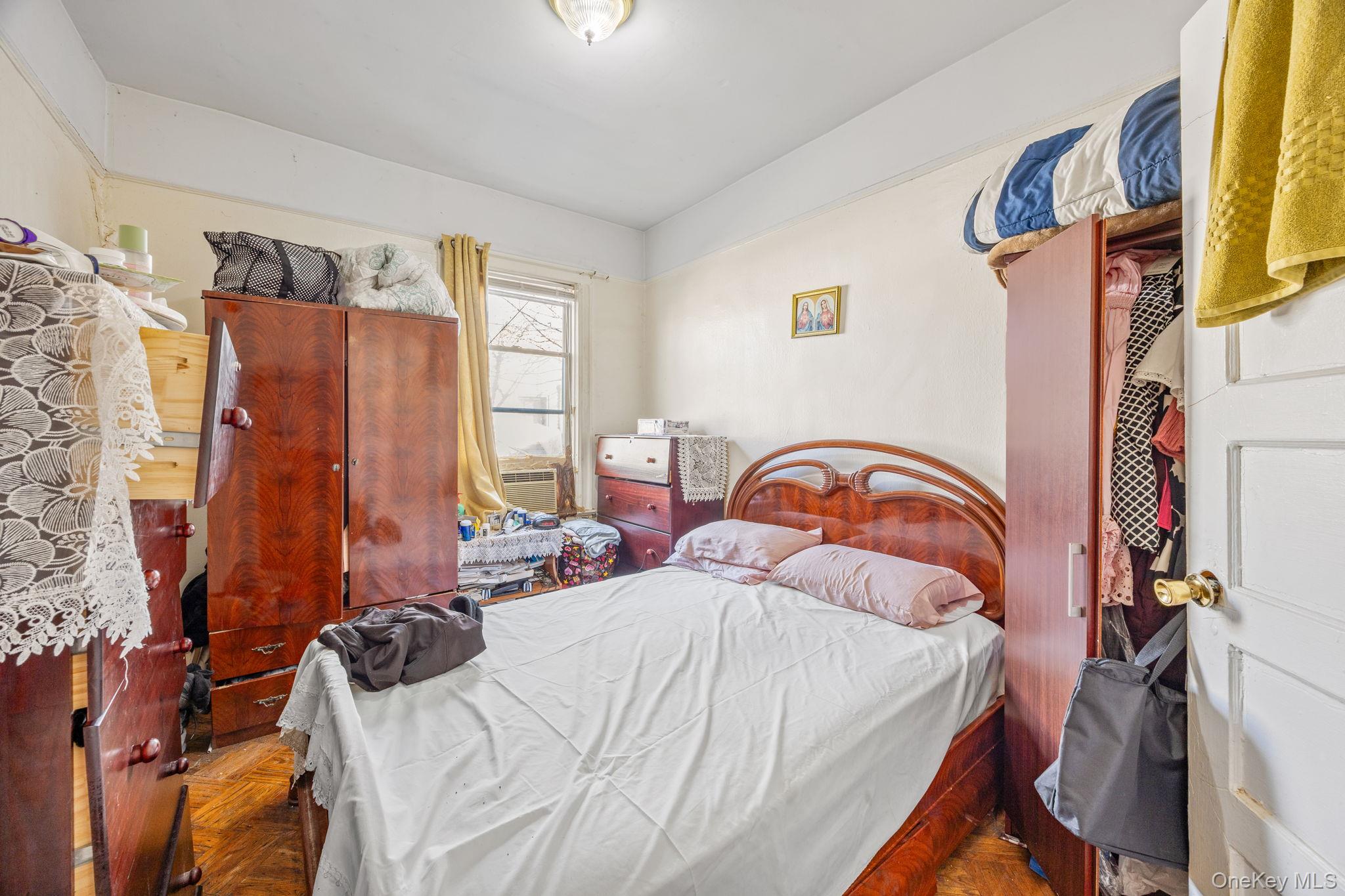 #11 photo, 927 E 35th Street, Brooklyn , NY 11210