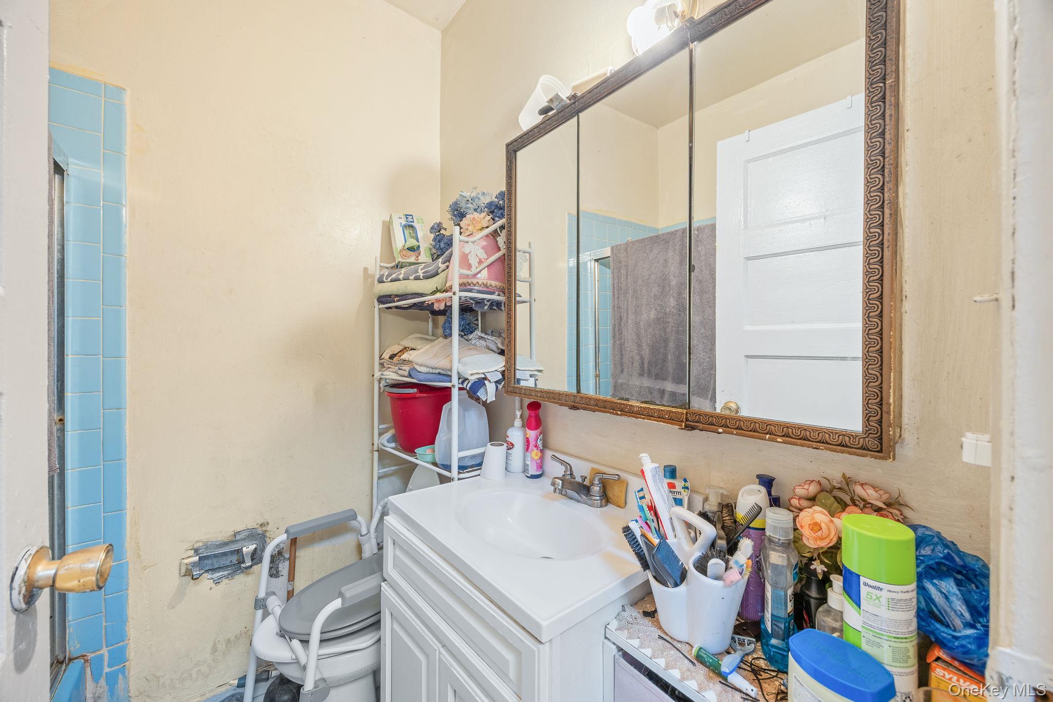 #15 photo, 927 E 35th Street, Brooklyn , NY 11210