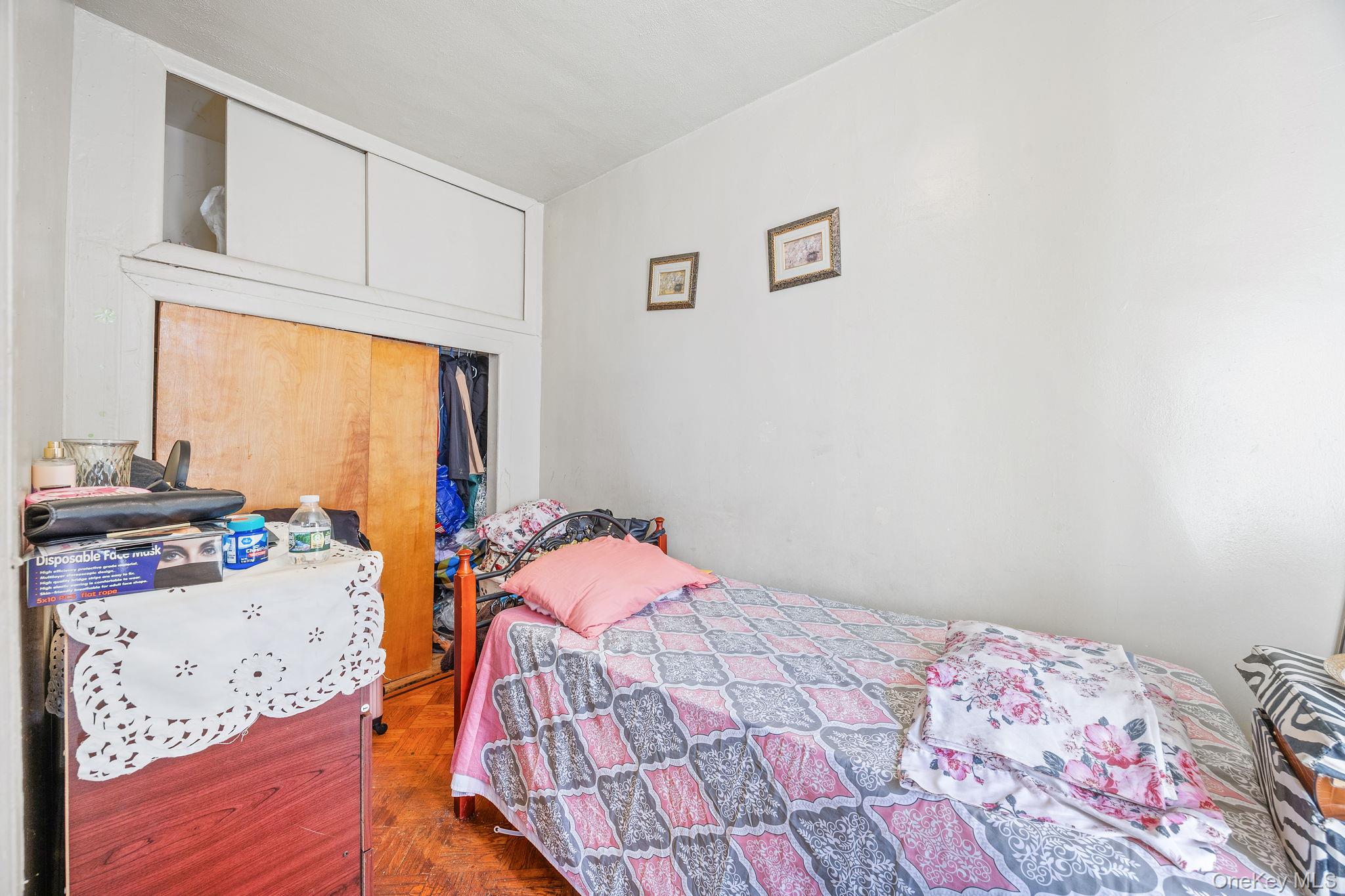 #16 photo, 927 E 35th Street, Brooklyn , NY 11210