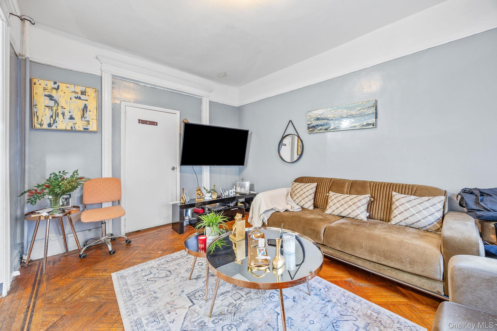 #5 photo, 927 E 35th Street, Brooklyn , NY 11210