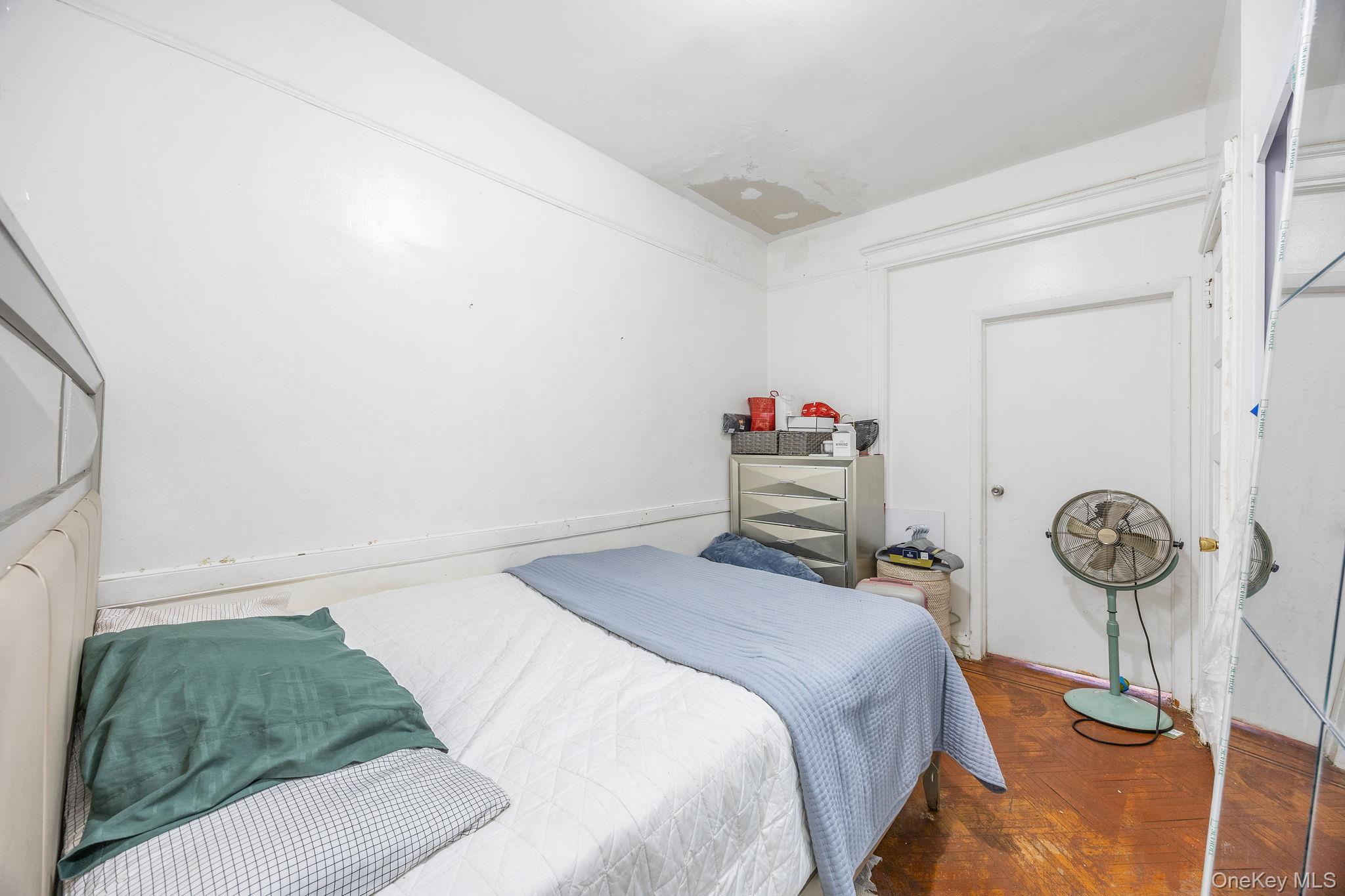 #9 photo, 927 E 35th Street, Brooklyn , NY 11210