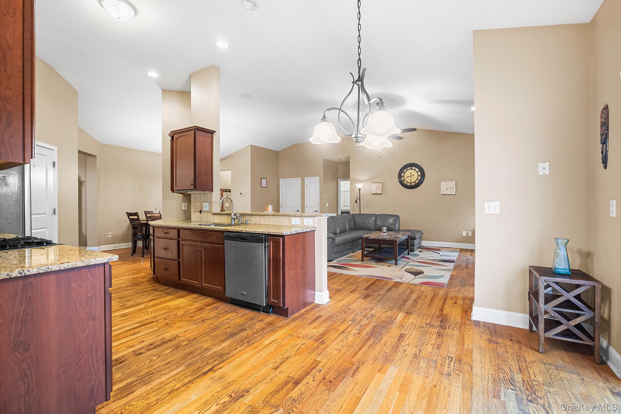 #10 photo, 5 Matthews Court, Colonie , NY 12047