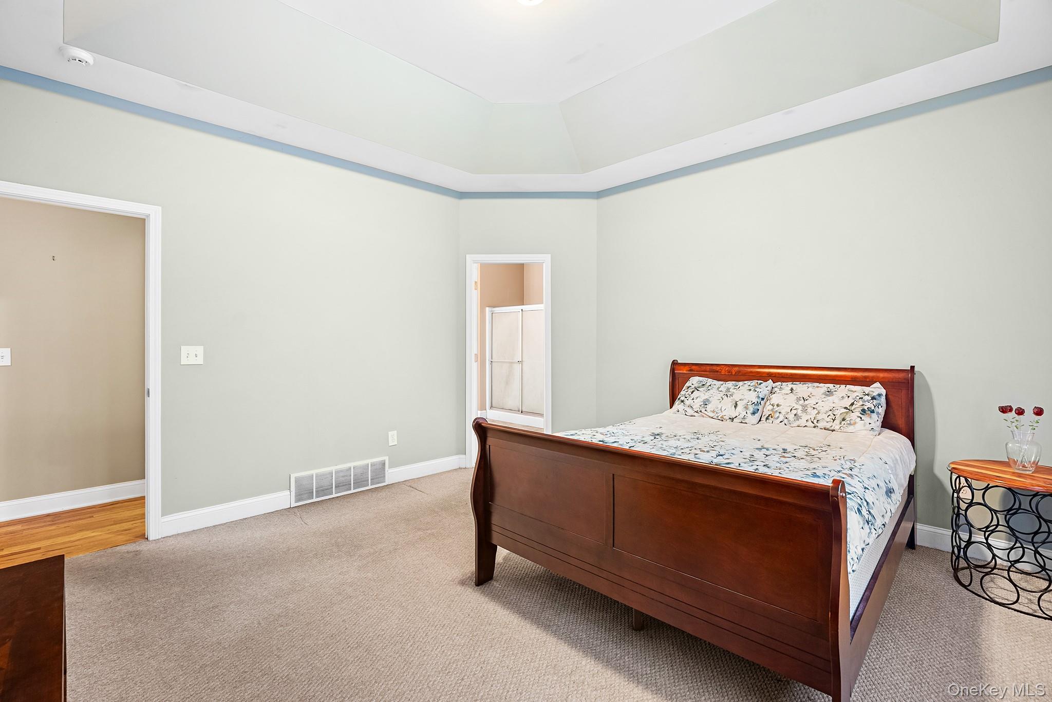 #19 photo, 5 Matthews Court, Colonie , NY 12047