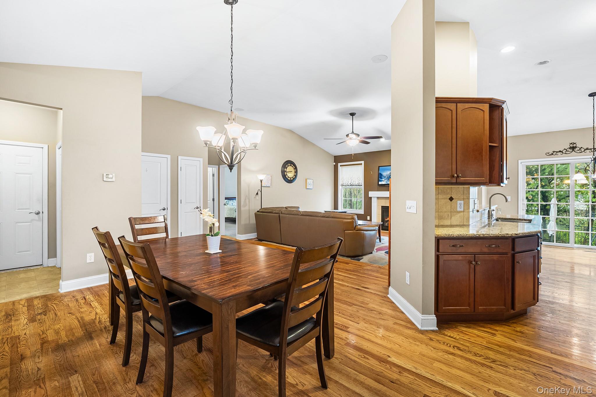 #3 photo, 5 Matthews Court, Colonie , NY 12047