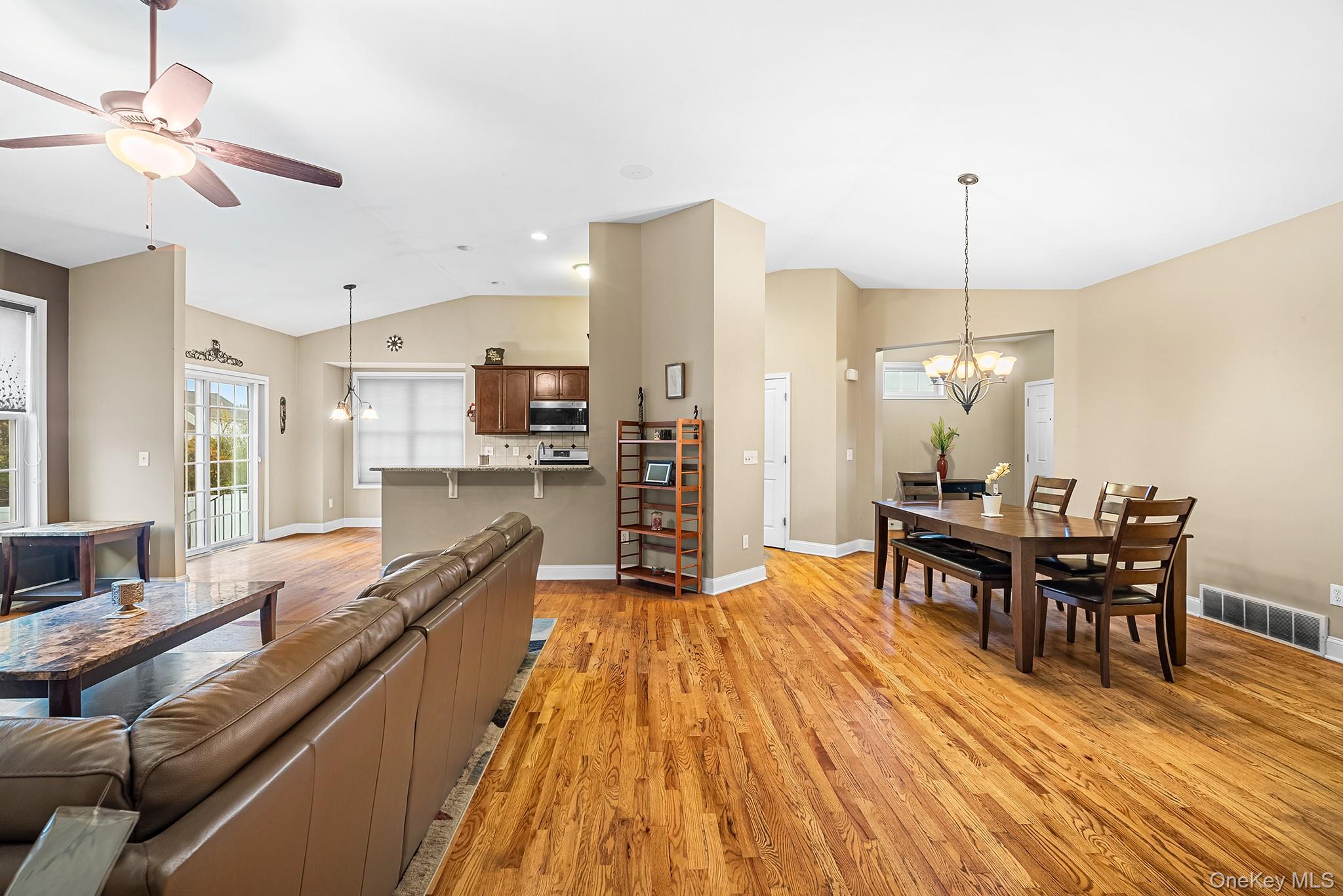 #6 photo, 5 Matthews Court, Colonie , NY 12047