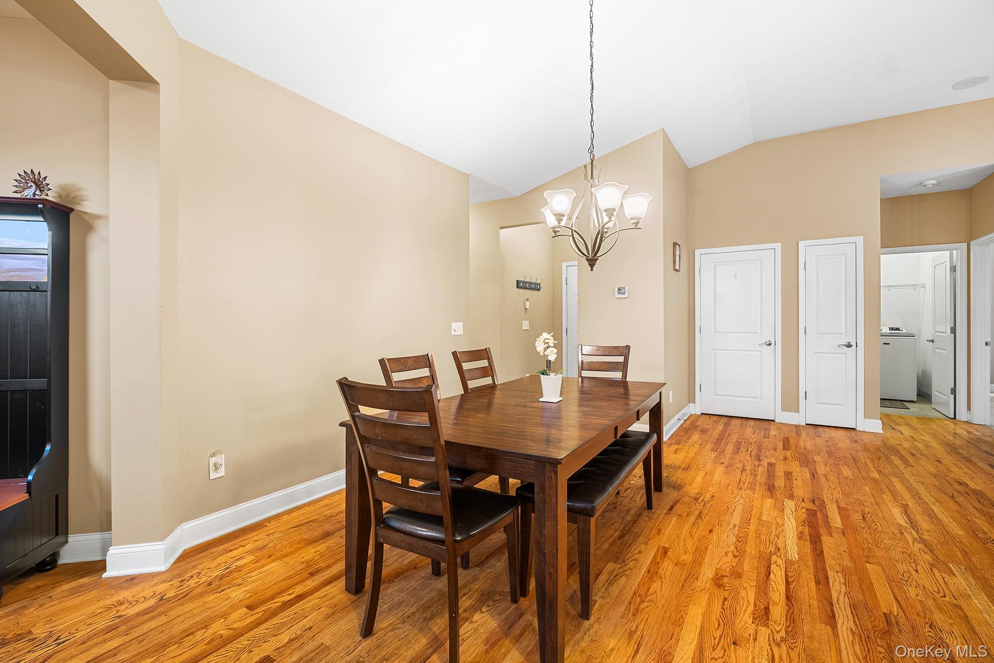 #8 photo, 5 Matthews Court, Colonie , NY 12047