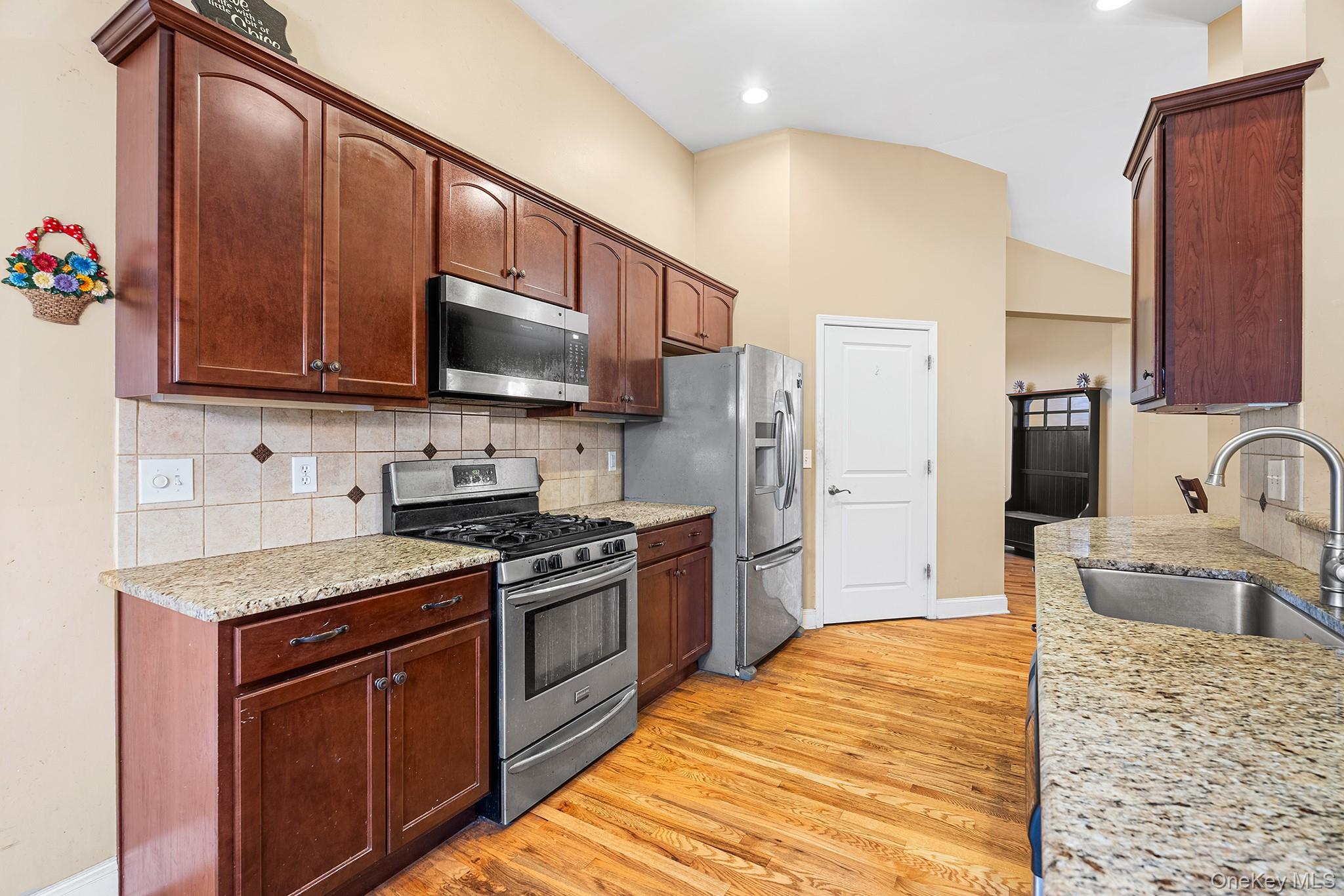 #9 photo, 5 Matthews Court, Colonie , NY 12047