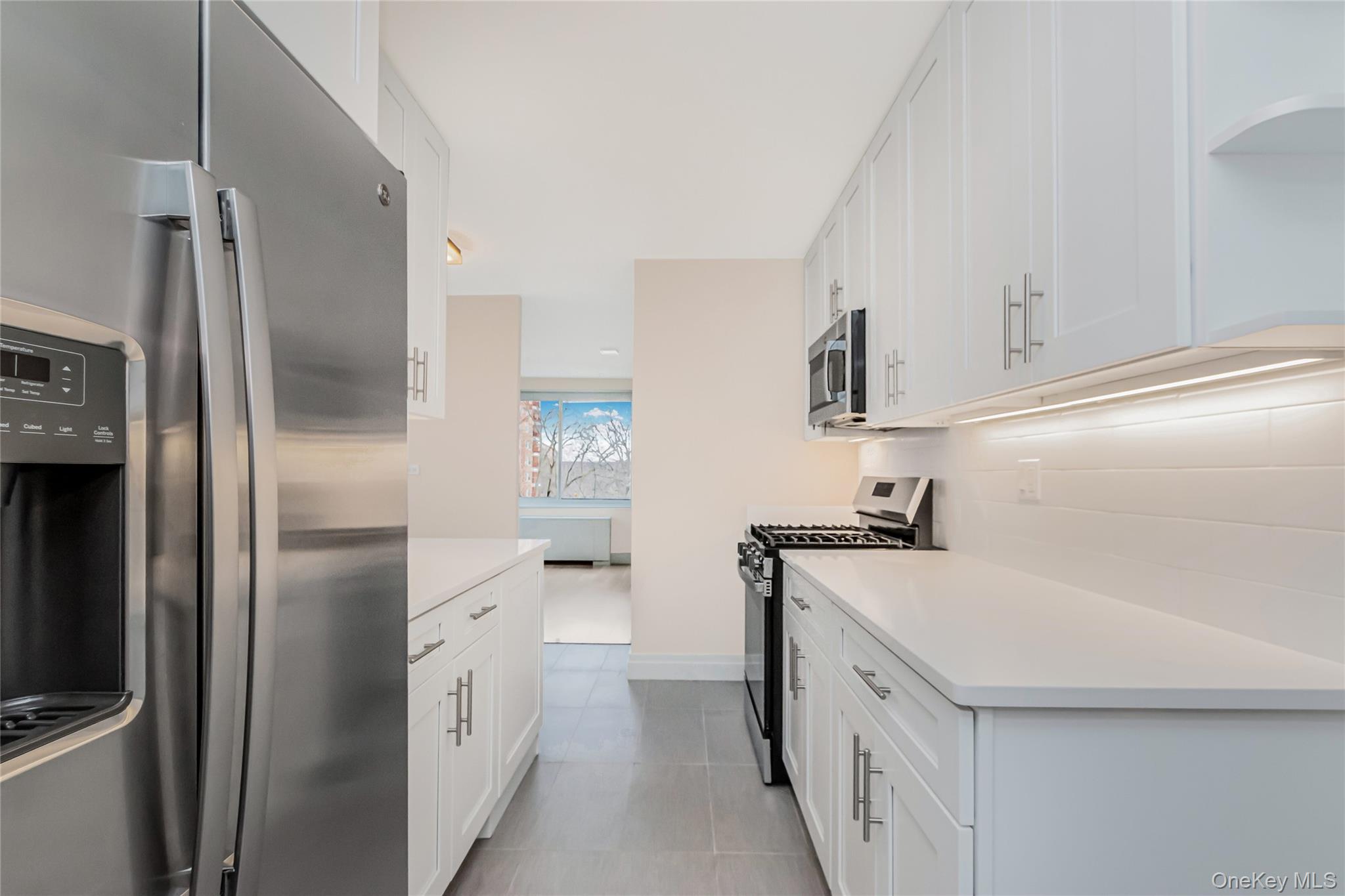 #5 photo, 3333 Henry Hudson Parkway, Bronx , NY 10463