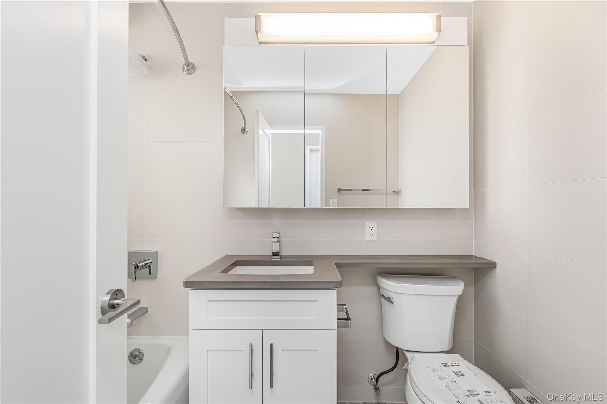 #8 photo, 3333 Henry Hudson Parkway, Bronx , NY 10463