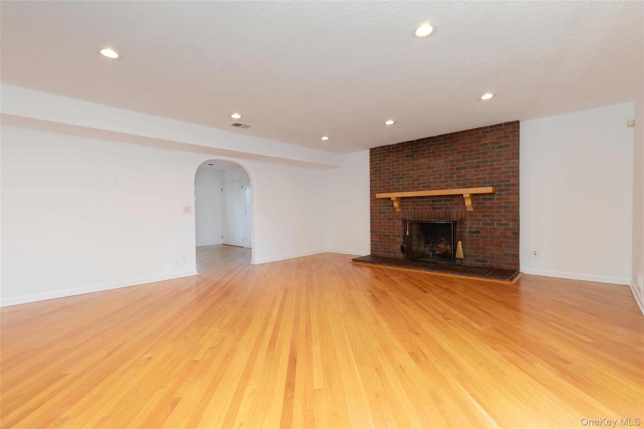 #11 photo, 14 Theresa Lane, Harrison , NY 10528