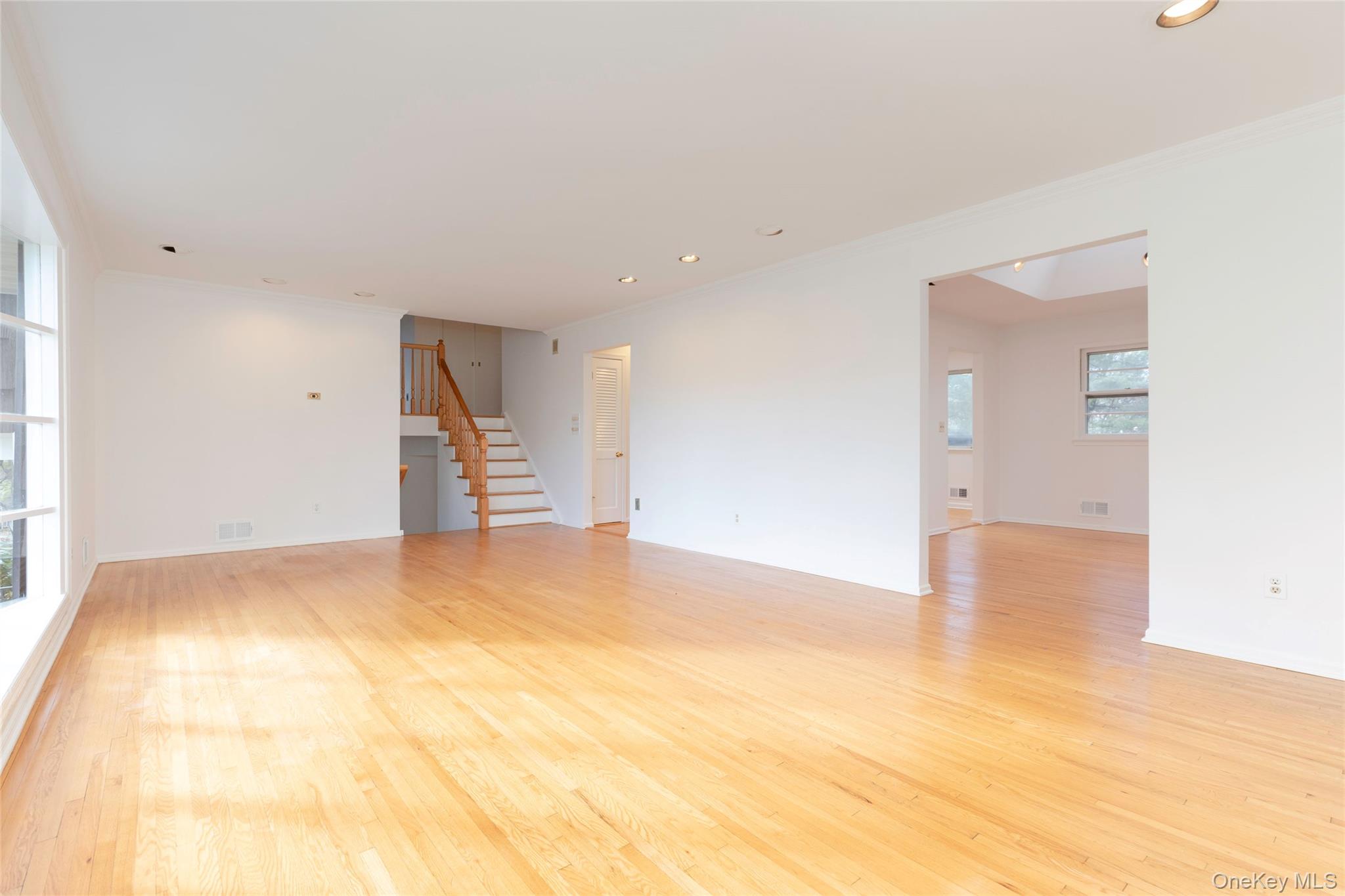 #8 photo, 14 Theresa Lane, Harrison , NY 10528