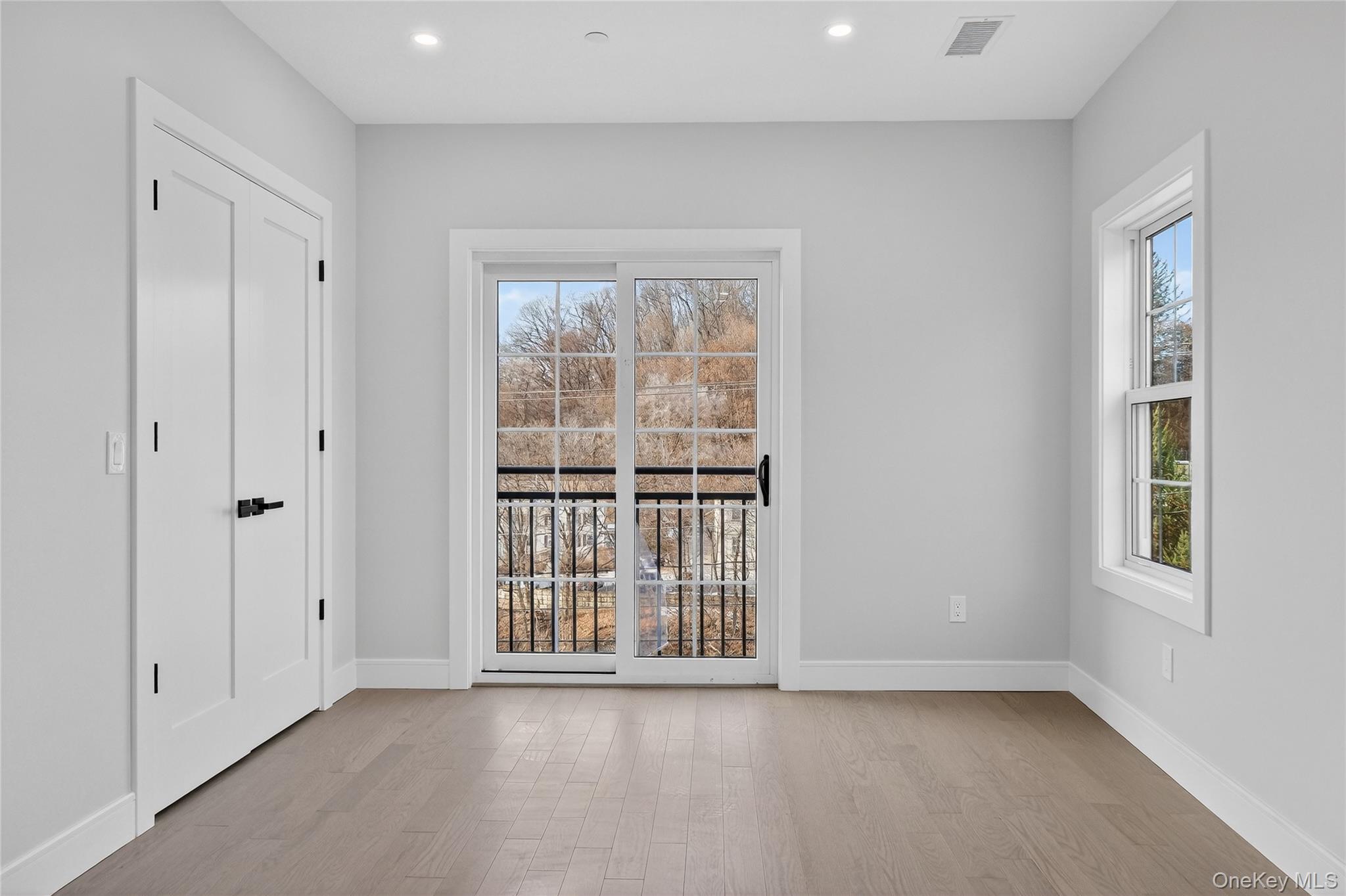 #17 photo, 10 Market, 뉴욕주 Wappingers Falls , NY 12590