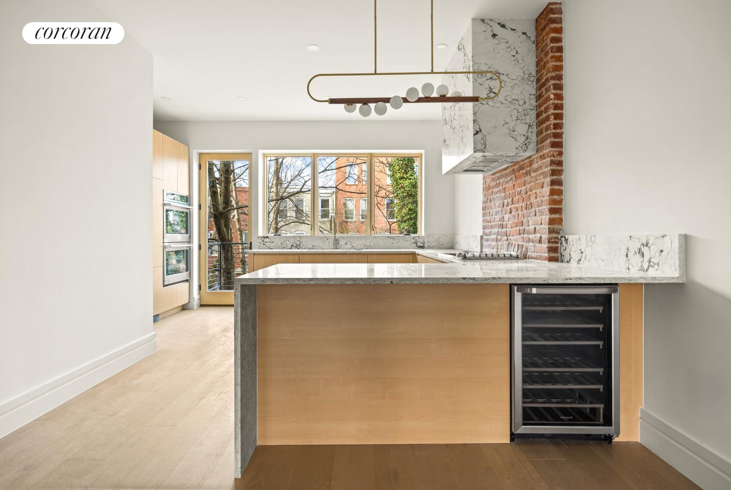 #3 photo, 242 ALBANY Avenue, הברונקס Crown Heights , NY 11213