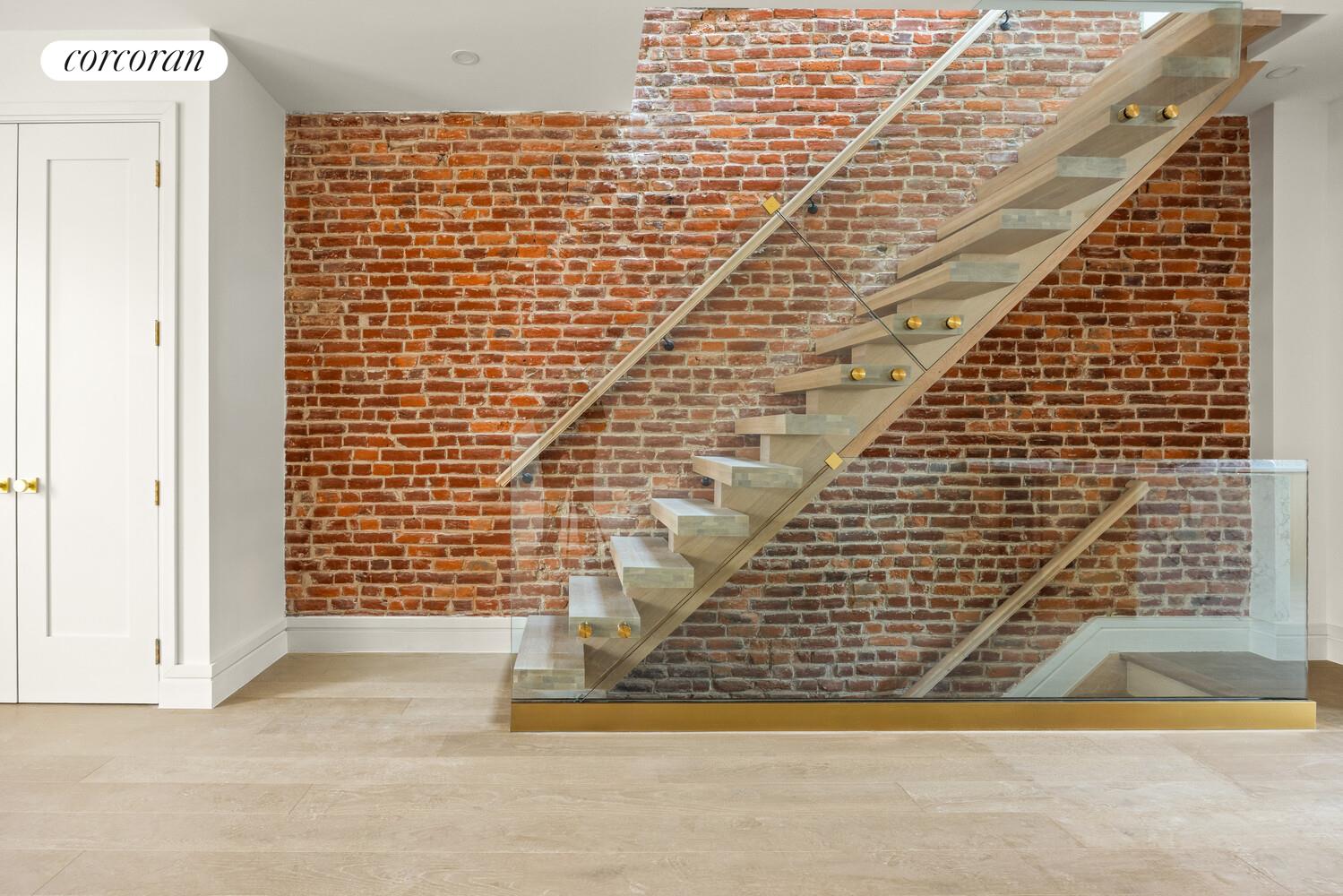 #4 photo, 242 ALBANY Avenue, הברונקס Crown Heights , NY 11213