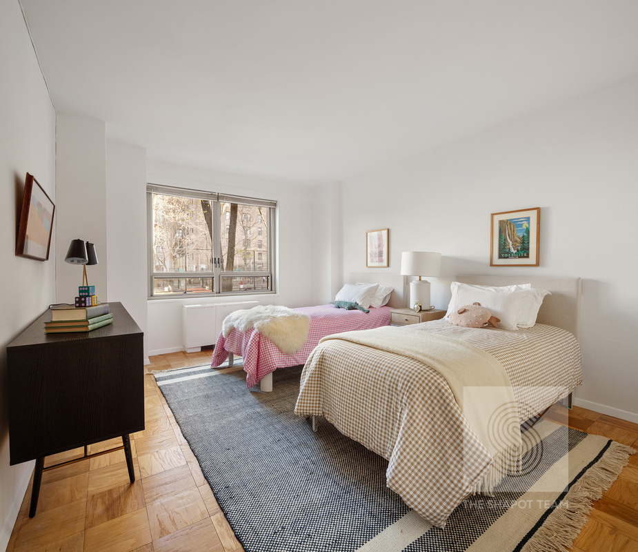 #10 photo, 170 W End Avenue, Lincoln Square , NY 10023