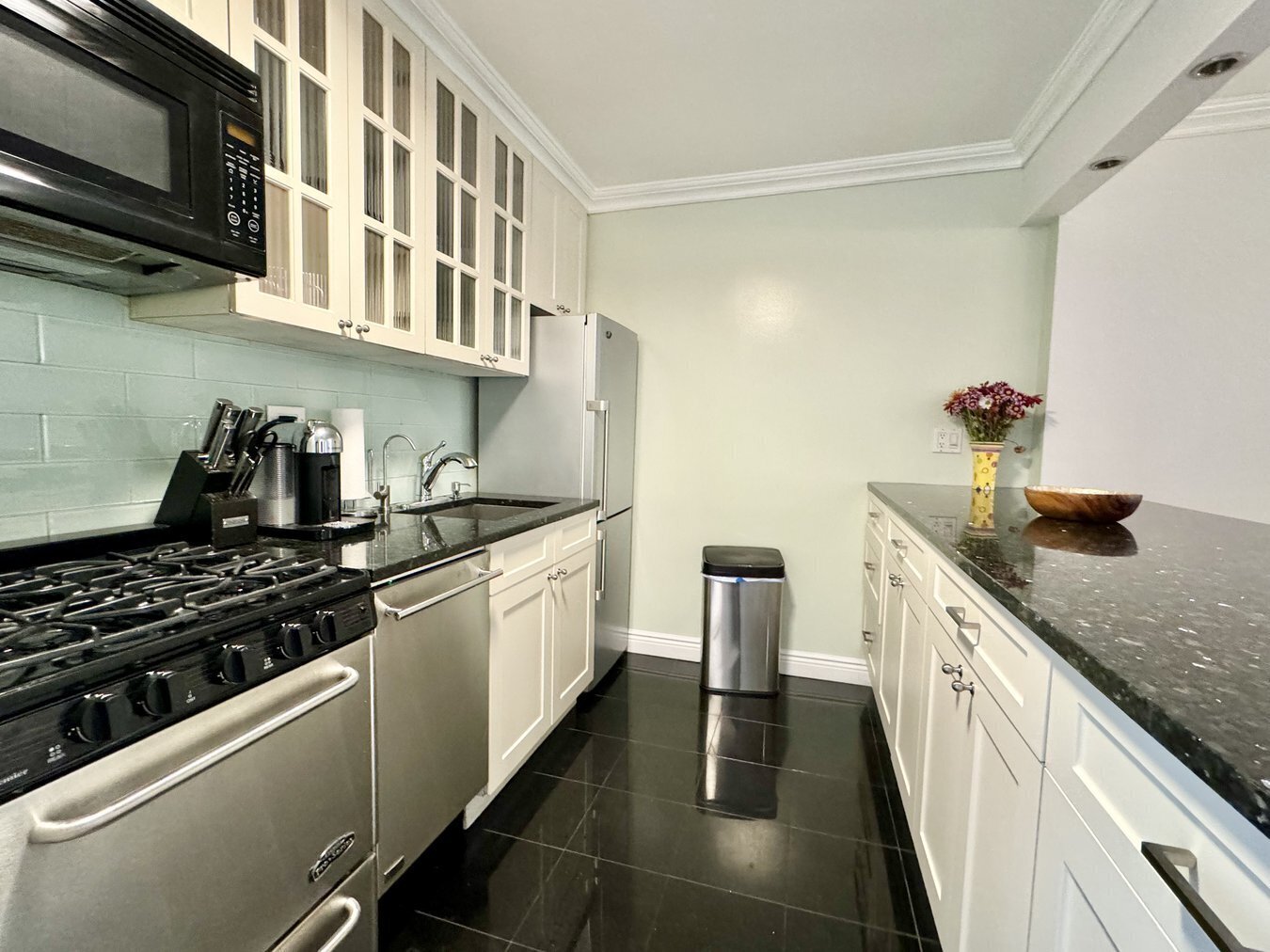 #7 photo, 222 W 14th Street, West Village , NY 10011