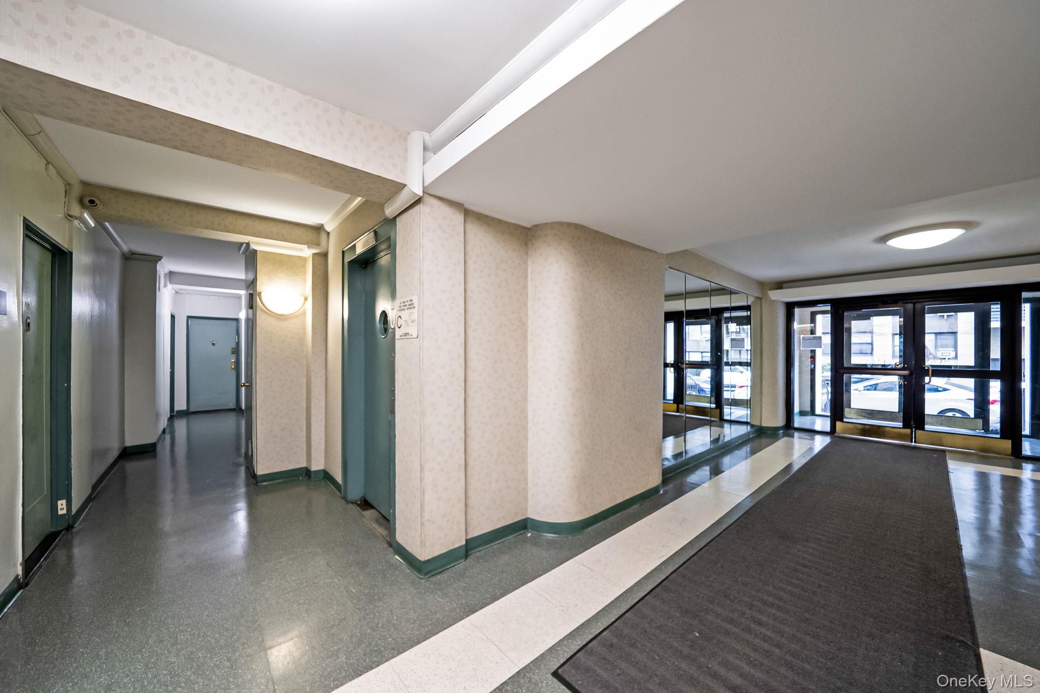 #6 photo, 98-33 64th Avenue, 皇后区 雷哥公园 Rego Park , NY 11374