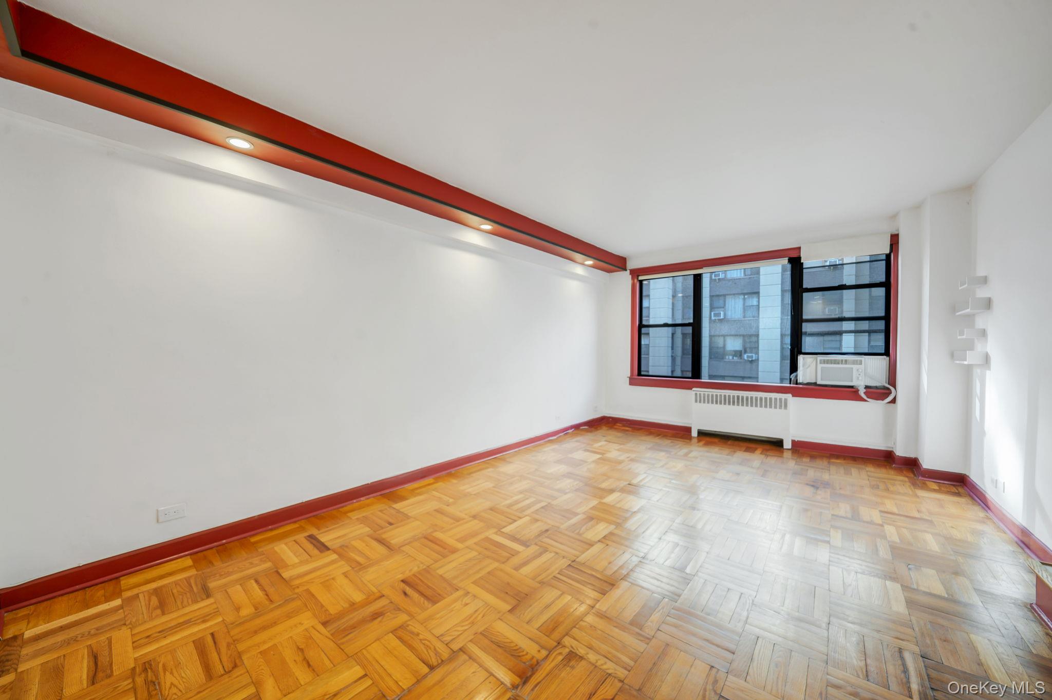 #9 photo, 98-33 64th Avenue, 皇后区 雷哥公园 Rego Park , NY 11374