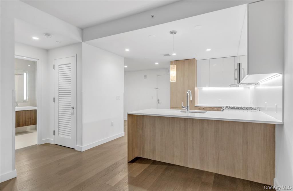 #4 photo, 131-03 40th Road, Flushing , NY 11354