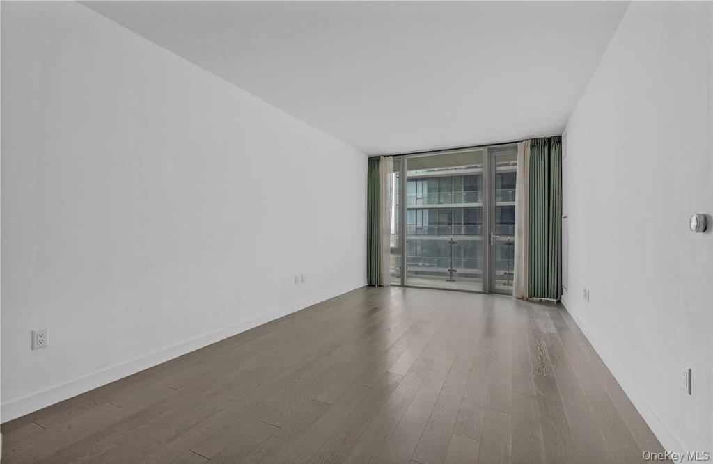 #6 photo, 131-03 40th Road, Flushing , NY 11354