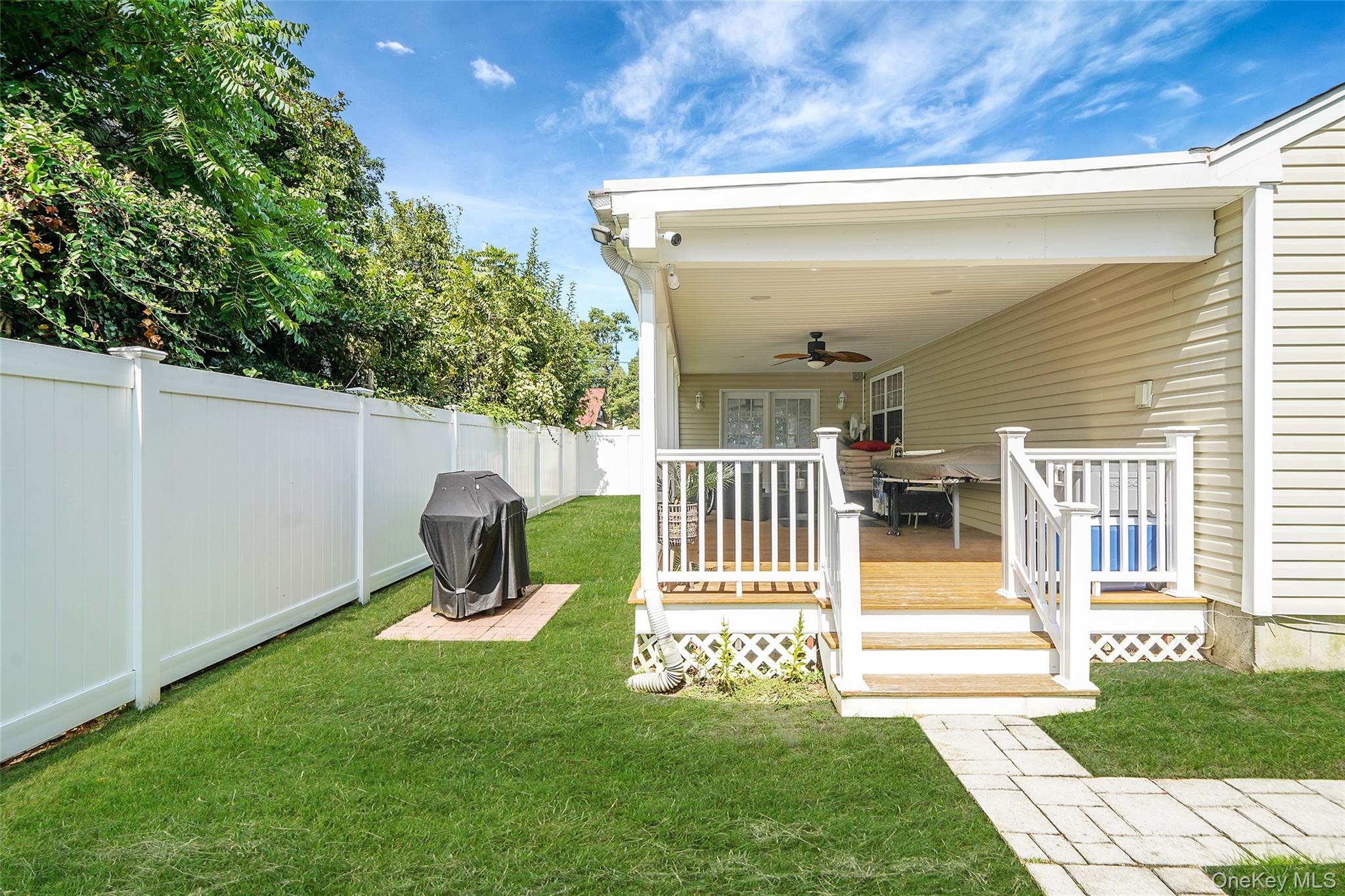 #11 photo, 12 Edwin Street, সাফোক কাউন্টি Bay Shore , NY 11706