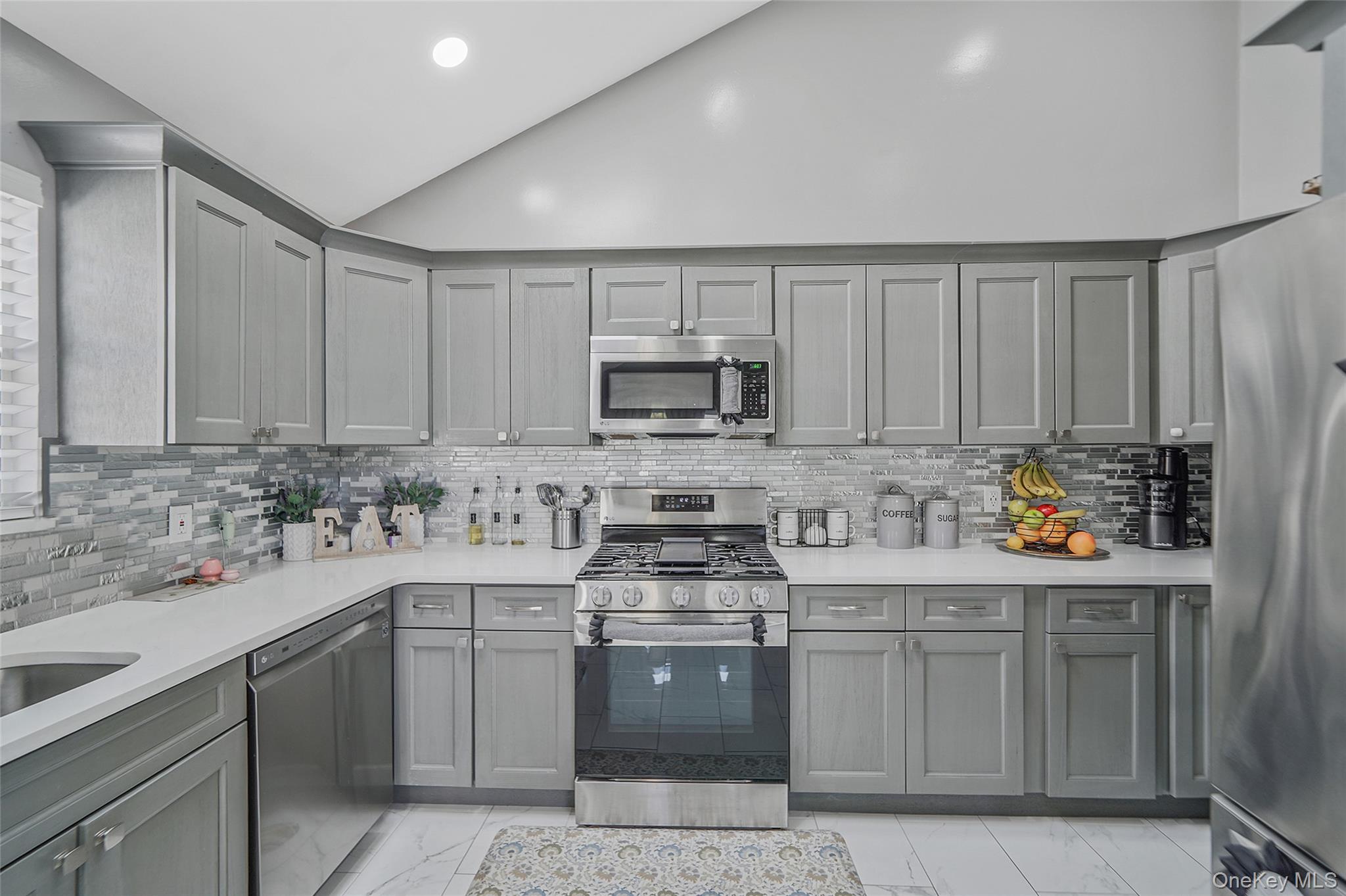 #15 photo, 12 Edwin Street, সাফোক কাউন্টি Bay Shore , NY 11706