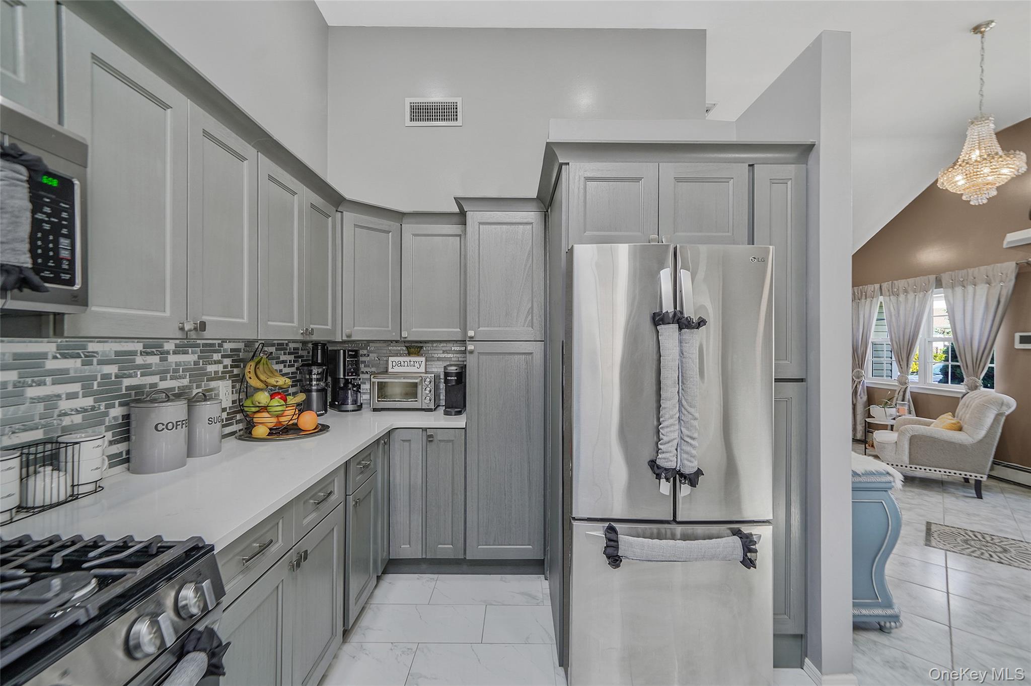 #17 photo, 12 Edwin Street, সাফোক কাউন্টি Bay Shore , NY 11706