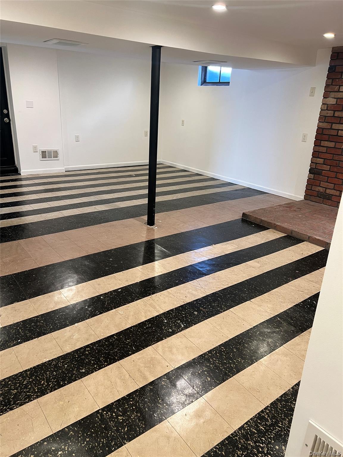 #11 photo, 98 Lakewood Av Avenue, Ronkonkoma , NY 11779