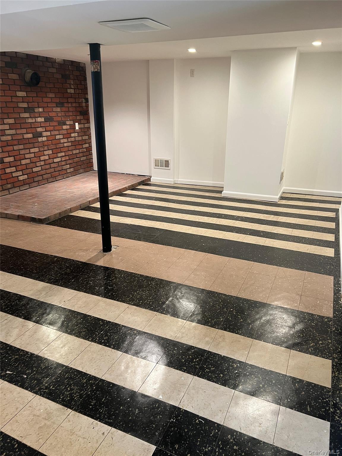 #12 photo, 98 Lakewood Av Avenue, Ronkonkoma , NY 11779