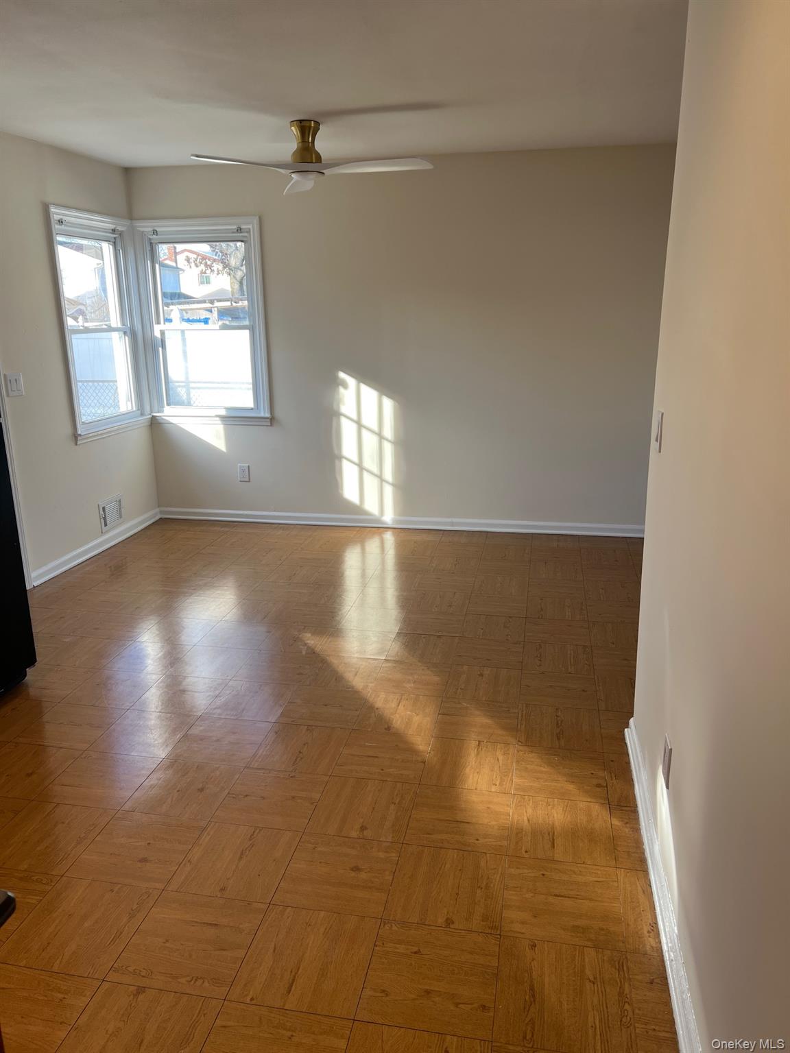 #3 photo, 98 Lakewood Av Avenue, Ronkonkoma , NY 11779