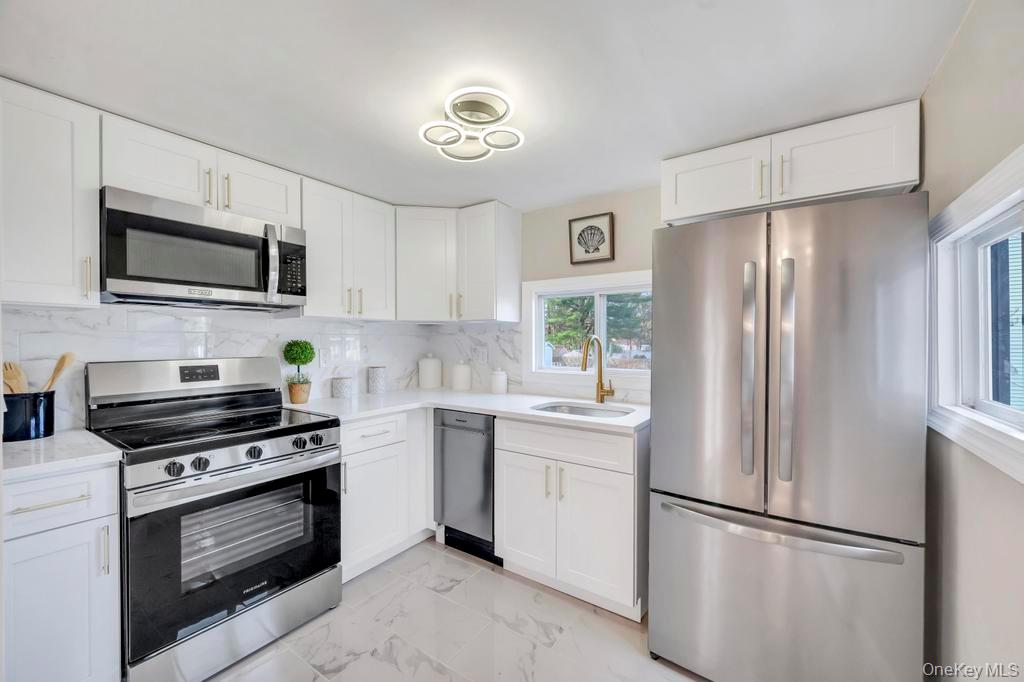 #6 photo, 42 Gates Avenue, Brentwood , NY 11717