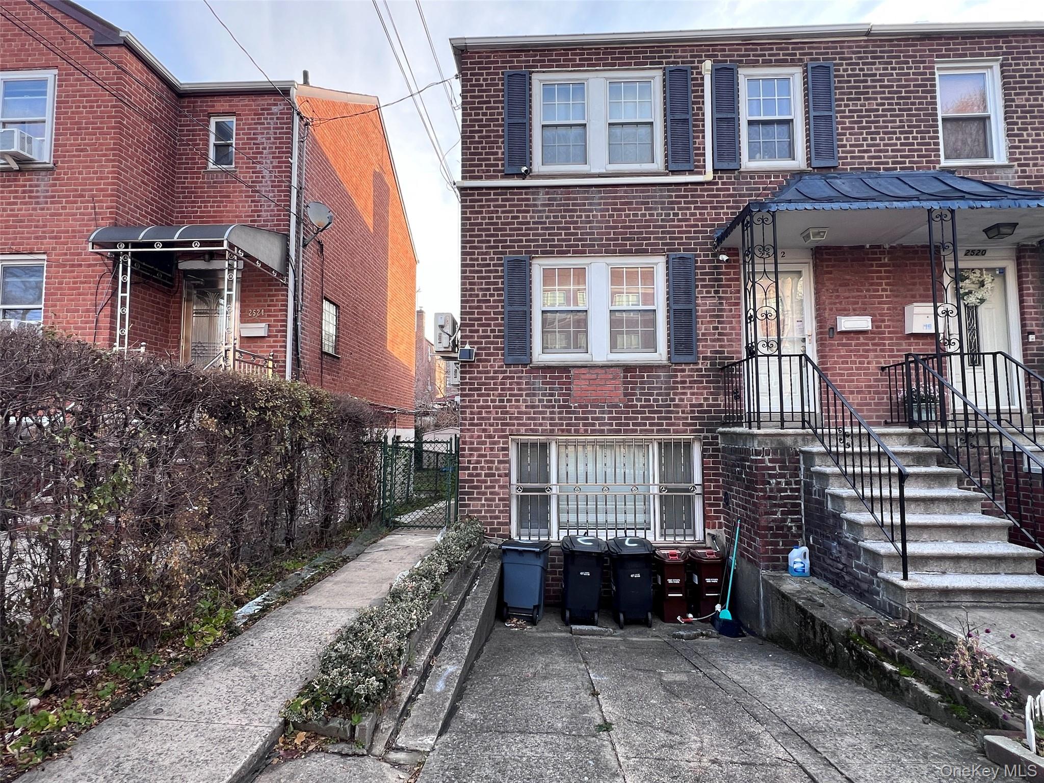 #1 photo, 2522 Seymour Avenue, Bronx , NY 10469