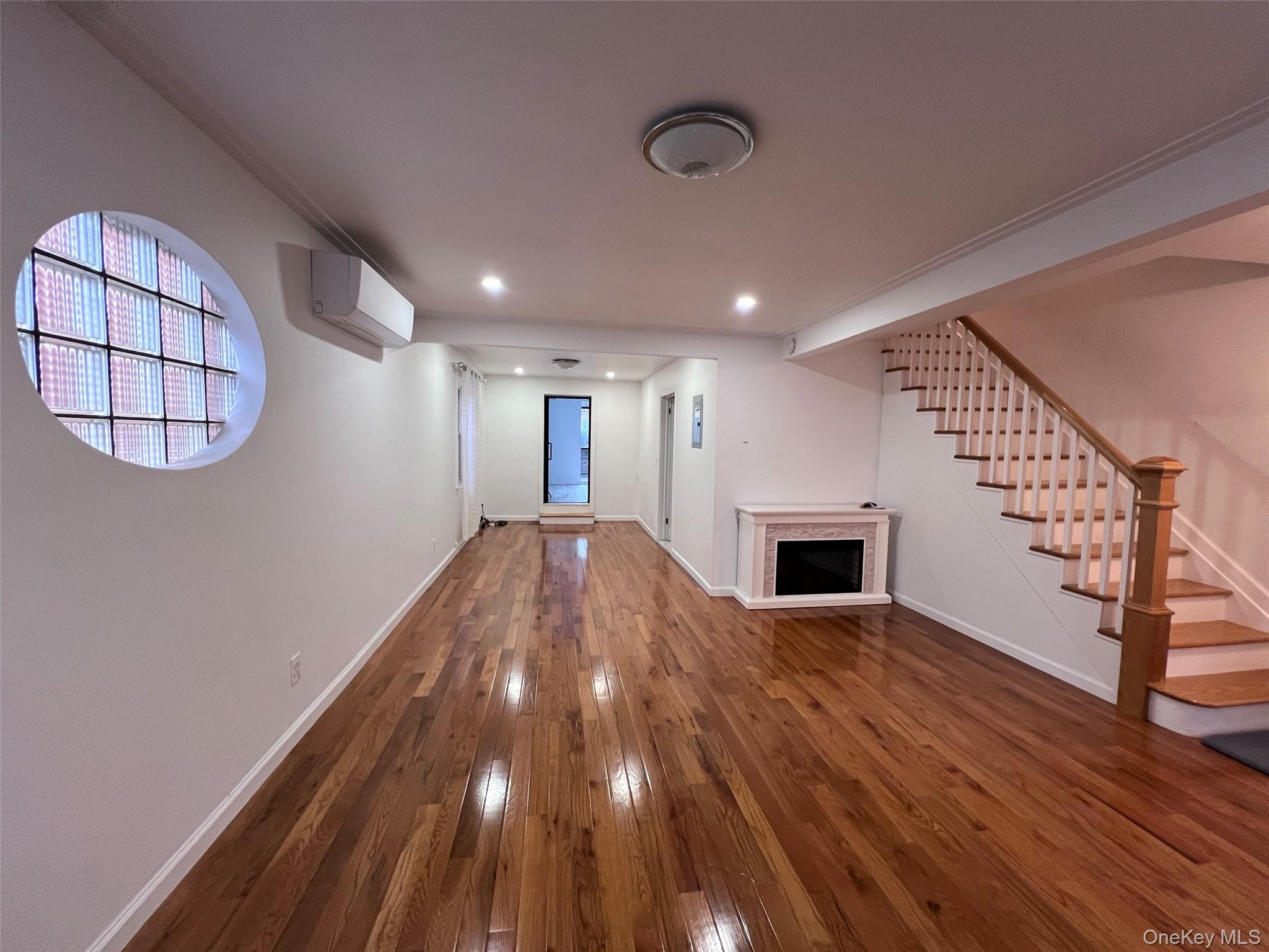 #10 photo, 2522 Seymour Avenue, Bronx , NY 10469