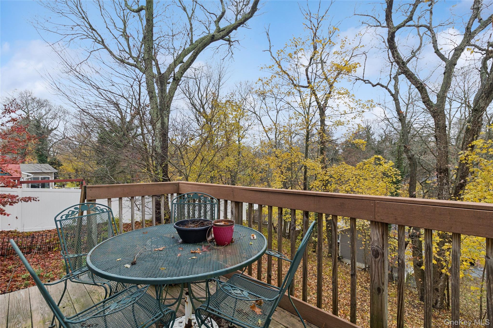 #10 photo, 31 Amityville Road, מחוז סאפוק Sound Beach , NY 11789