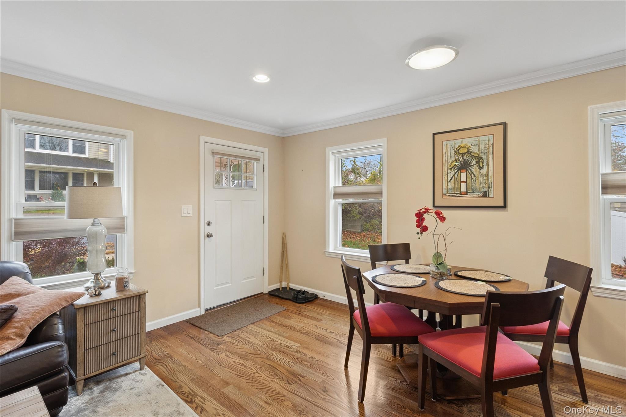 #13 photo, 31 Amityville Road, מחוז סאפוק Sound Beach , NY 11789