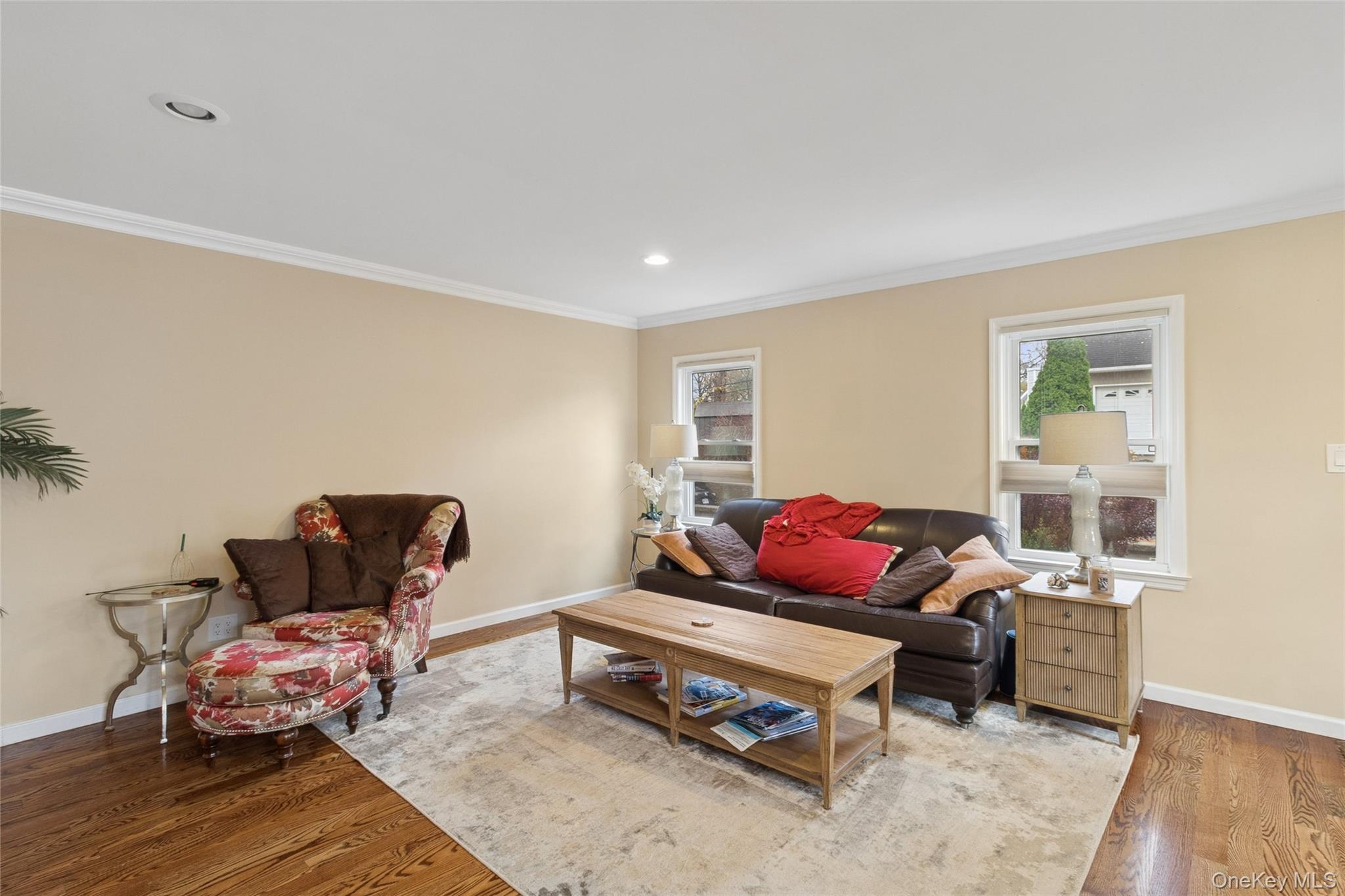 #14 photo, 31 Amityville Road, מחוז סאפוק Sound Beach , NY 11789