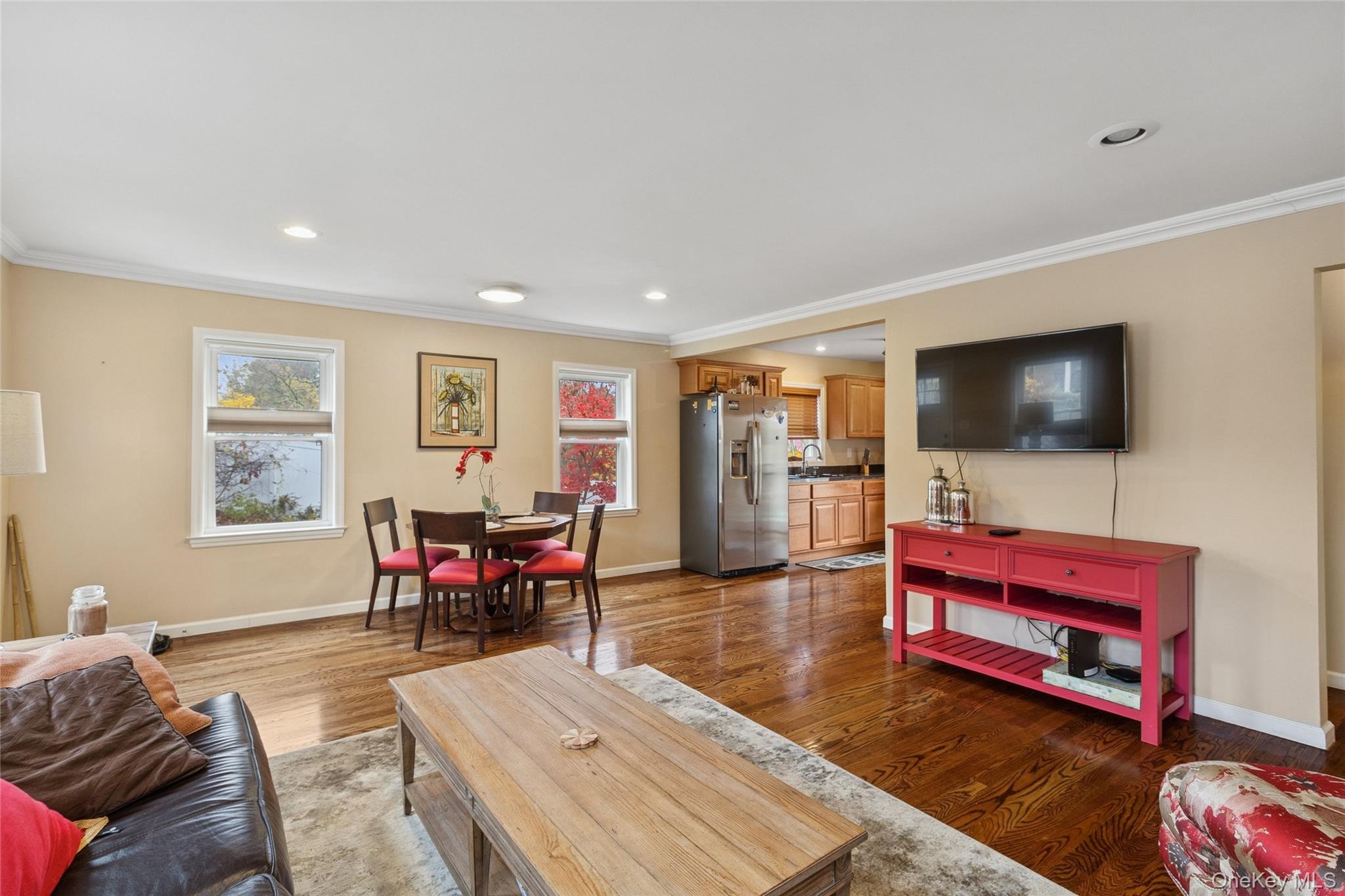 #17 photo, 31 Amityville Road, מחוז סאפוק Sound Beach , NY 11789