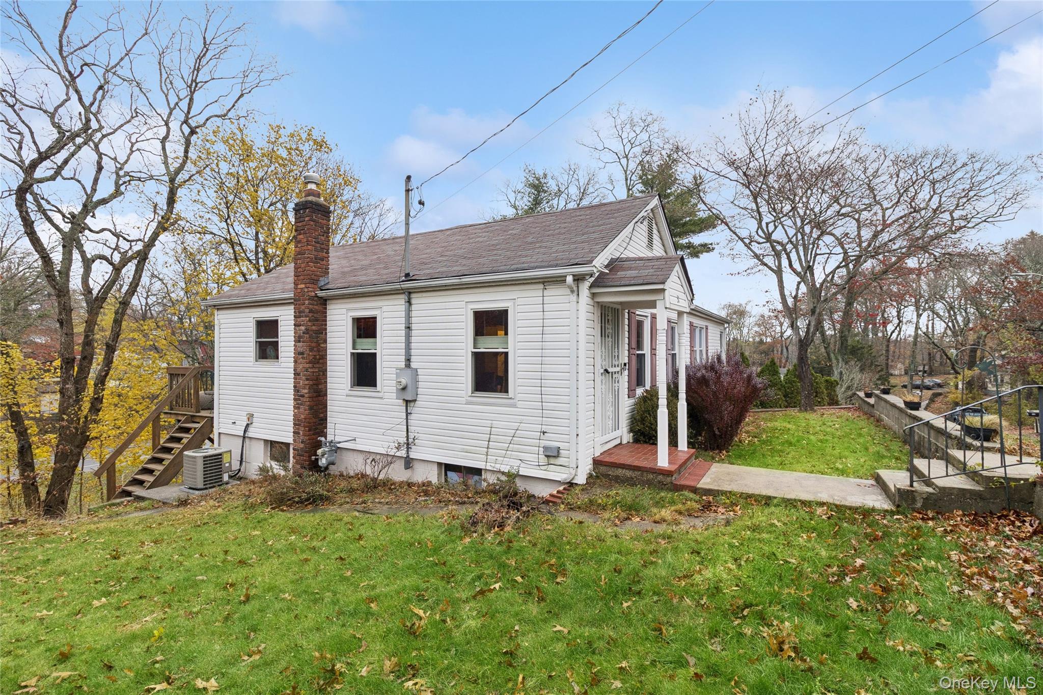 #7 photo, 31 Amityville Road, מחוז סאפוק Sound Beach , NY 11789